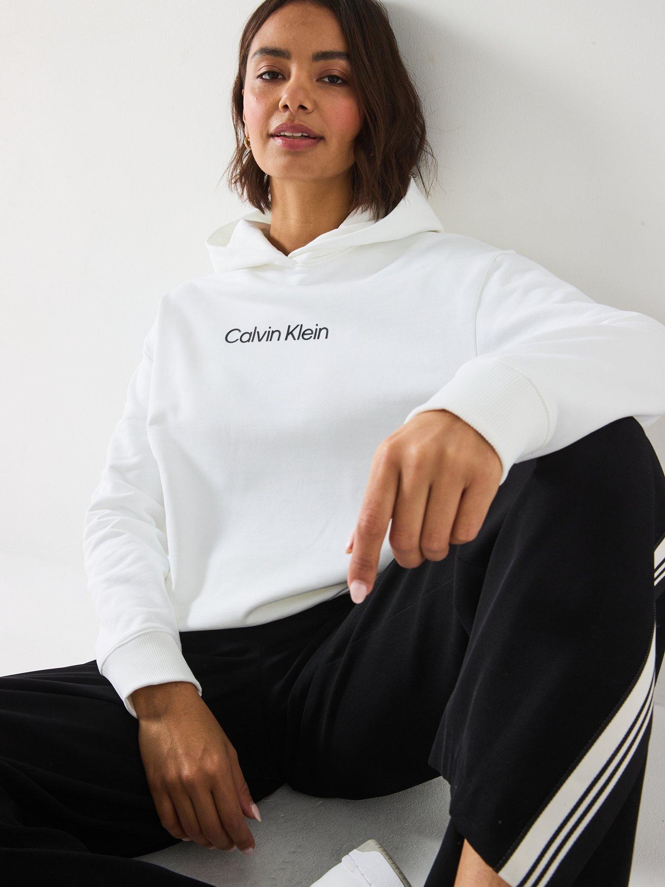 calvin-klein-hero-logo-hoodie-whiteoutfit