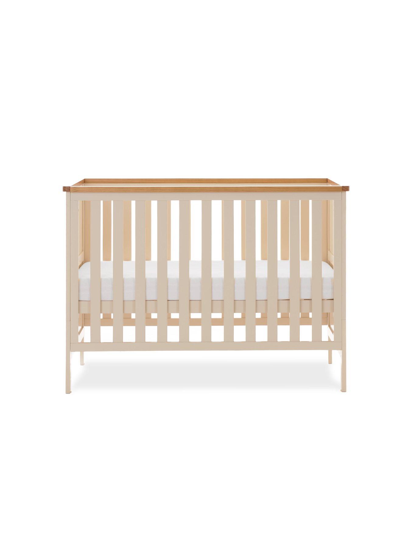 obaby-evie-mini-cot-bed-cashmereoutfit