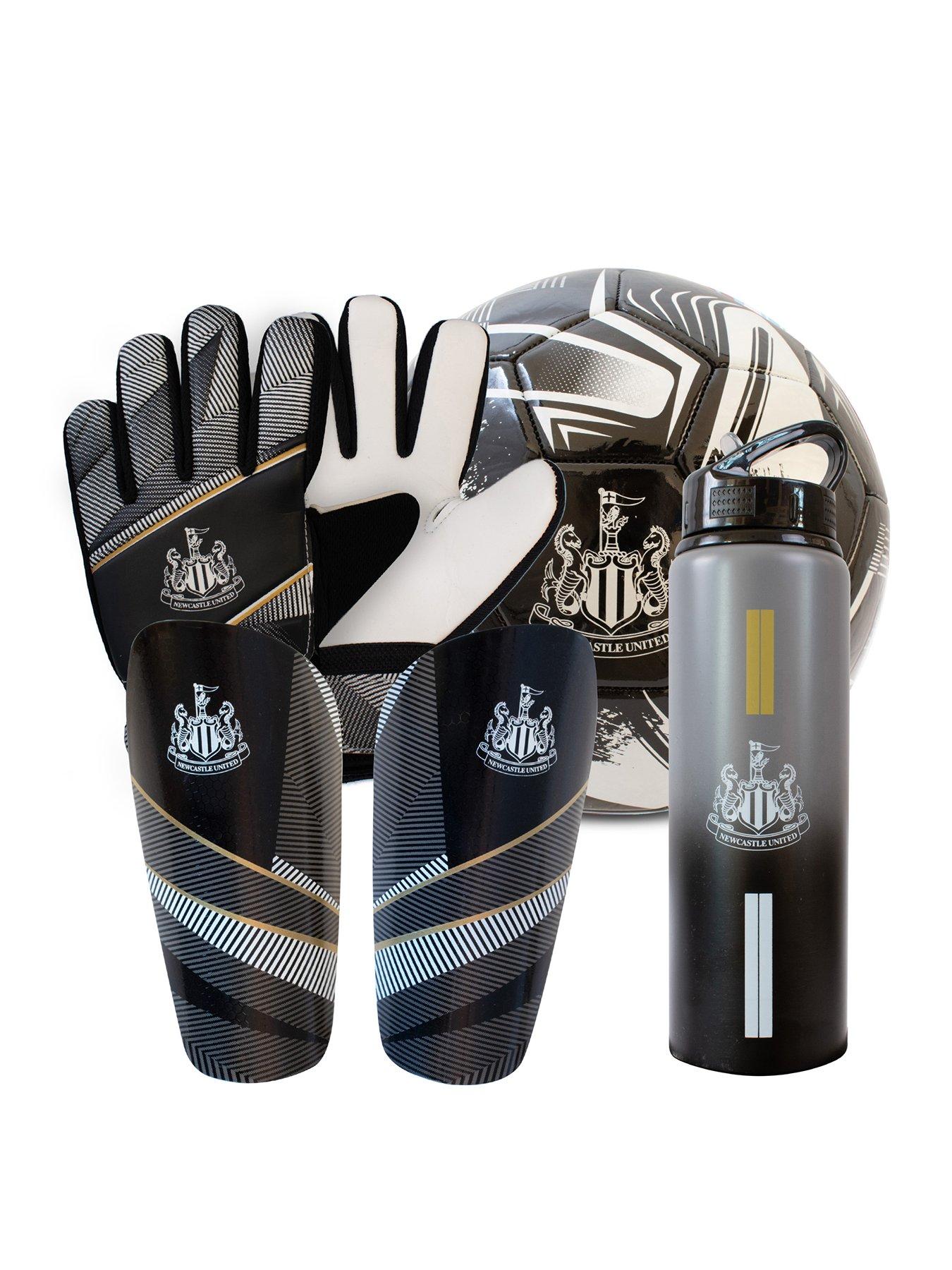 undefined Football Bundle: 750ml Aluminium Bottle, Shin Pads, Goalkeeper Gloves  &  Size 5 Turbine Ball