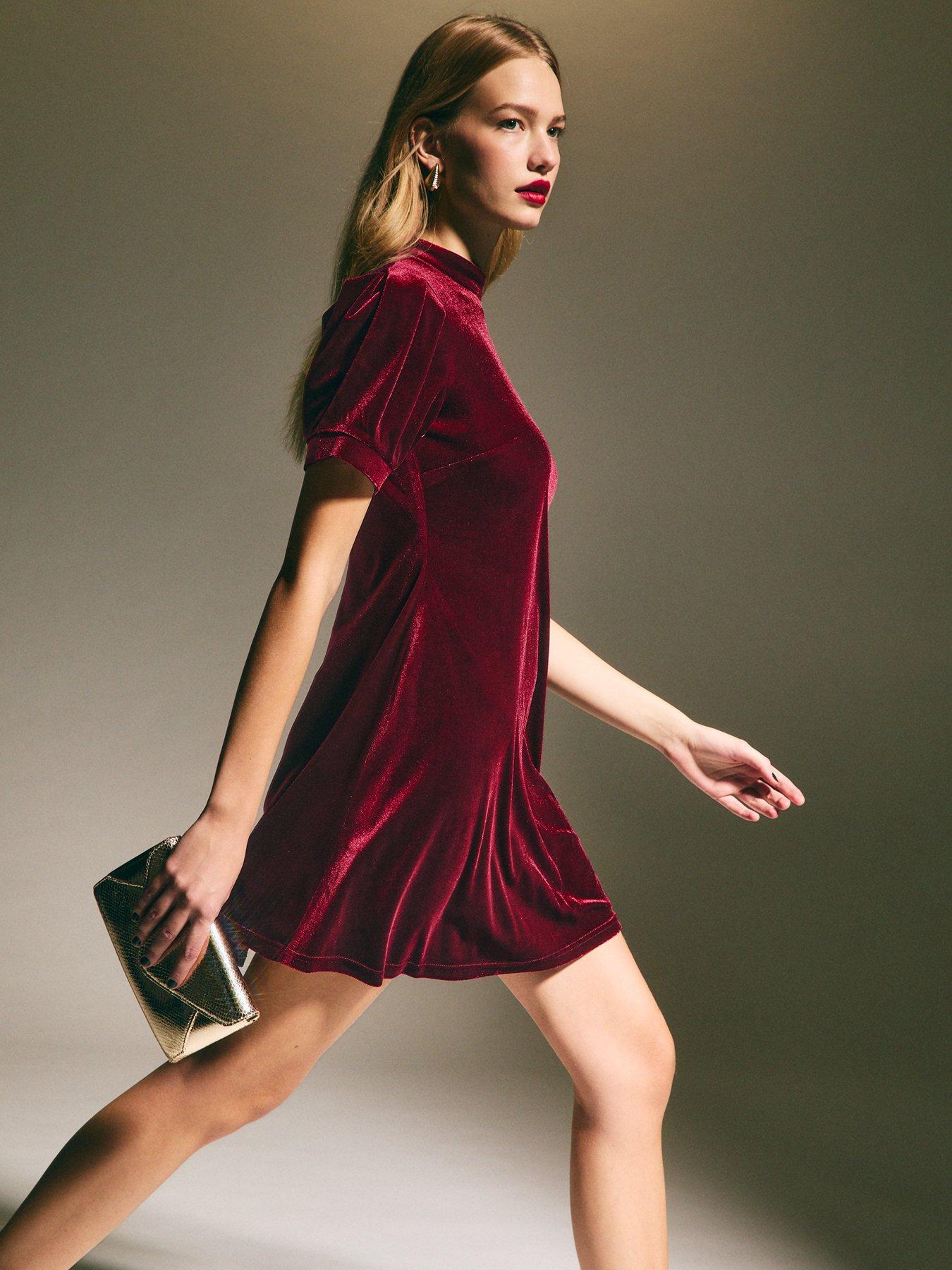 new-look-high-neck-short-sleeve-velvet-mini-dress-burgundyoutfit