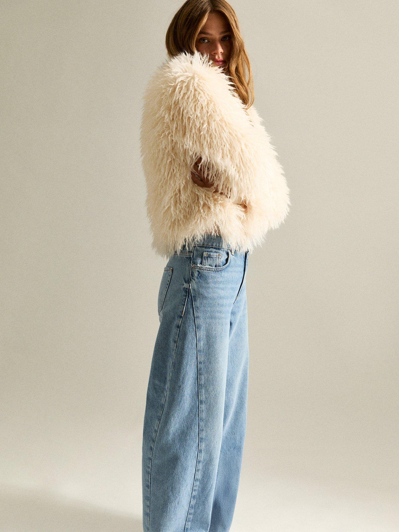 new-look-washed-barrel-leg-jeans-blueoutfit
