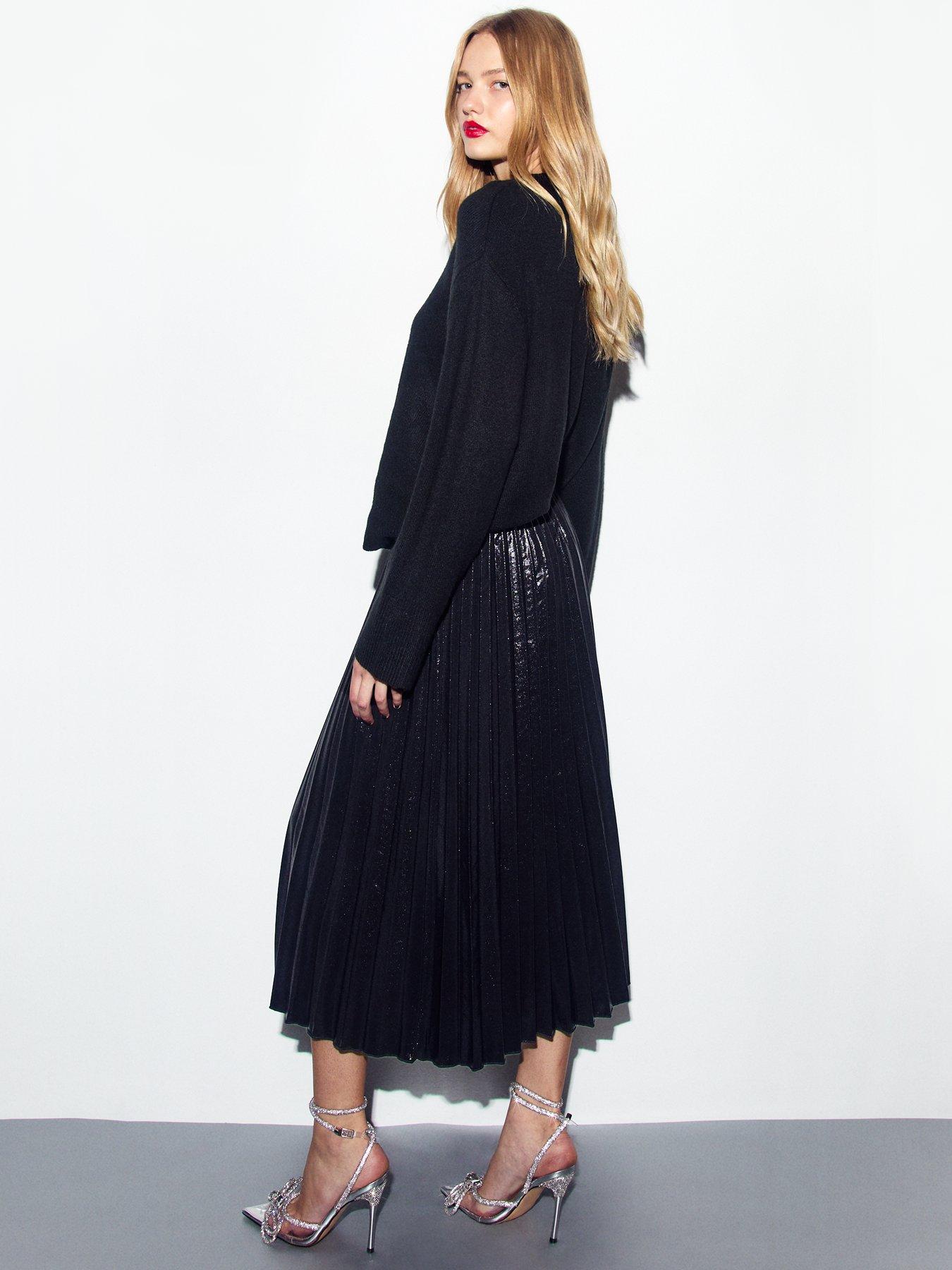 new-look-shimmer-pleated-midi-skirt-blackstillFront