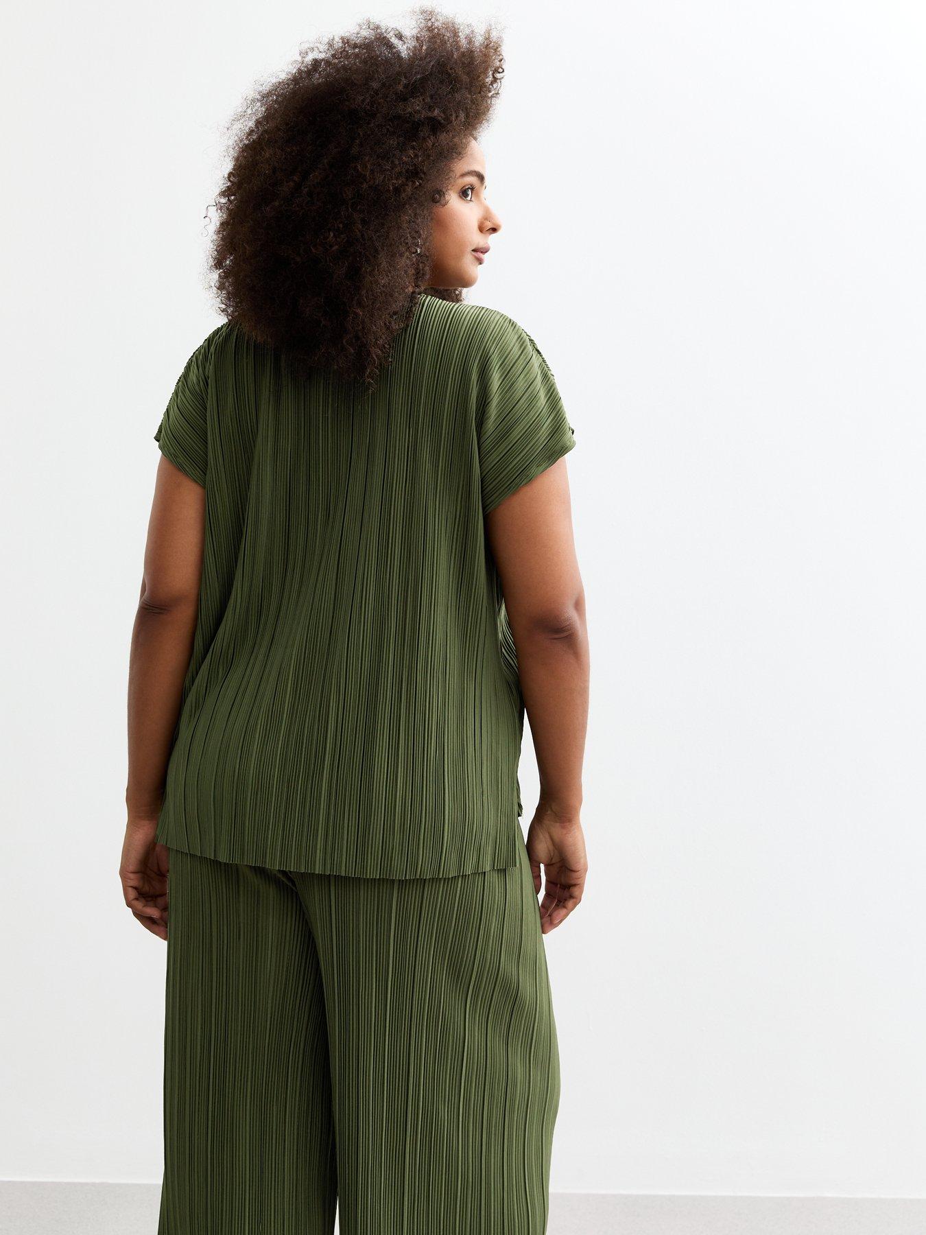 new-look-curves-khaki-plisse-t-shirt-greenstillFront