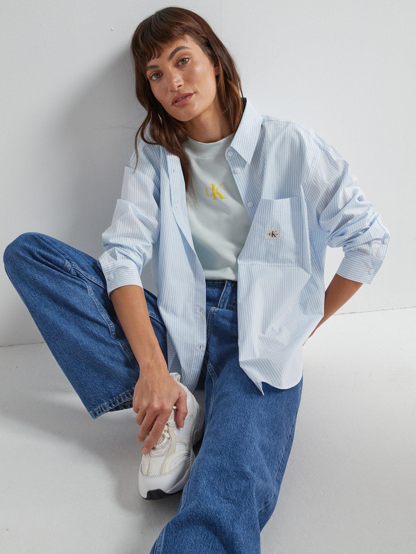calvin-klein-jeans-monogram-cropped-t-shirt-greenoutfit
