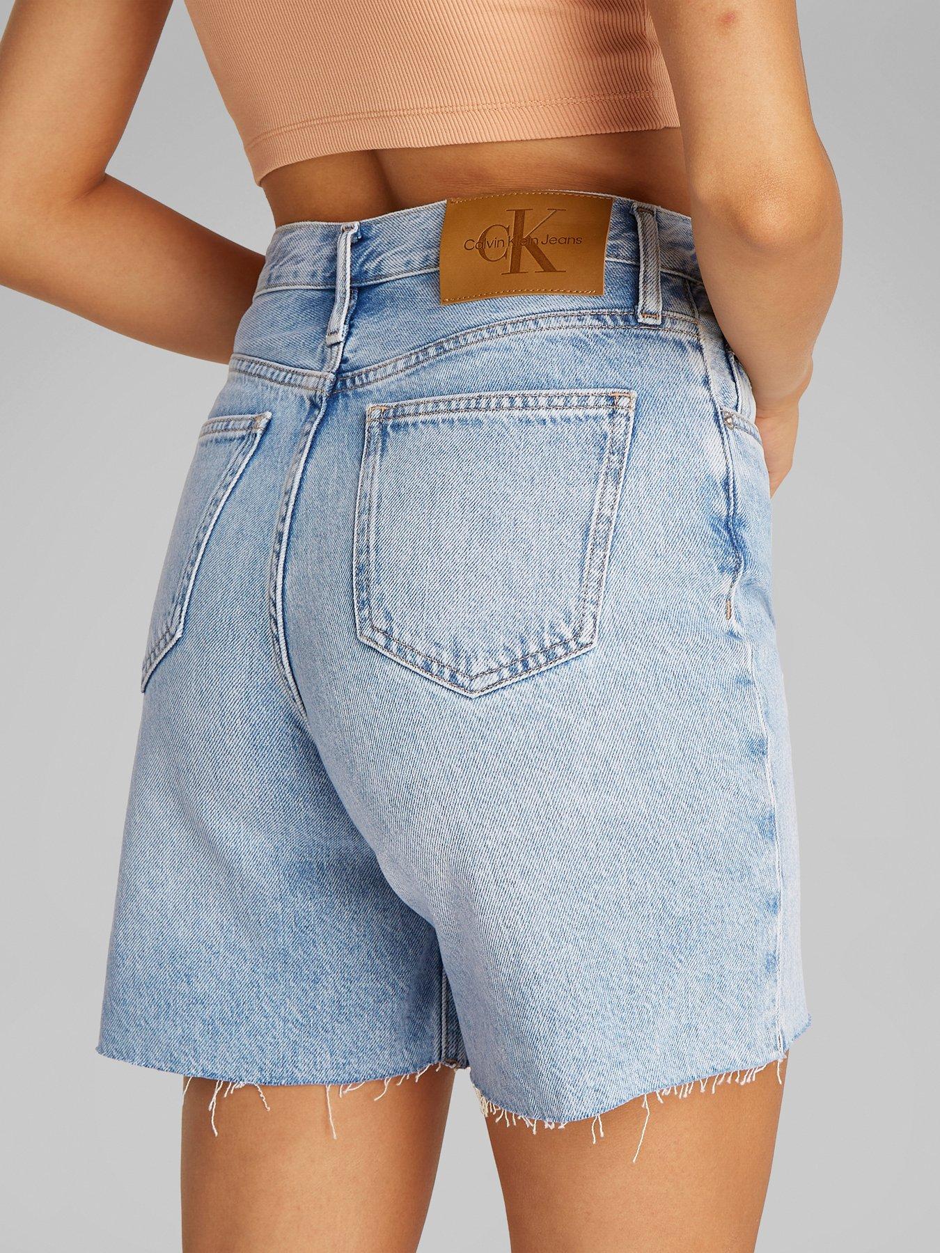 calvin-klein-jeans-mid-bermuda-short-blueoutfit