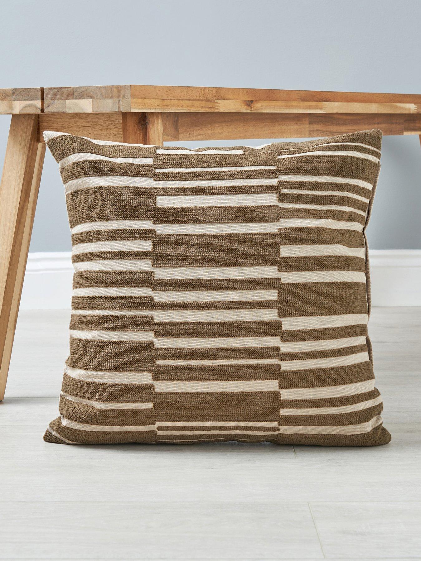 very-home-geo-woven-cushion-brownfront