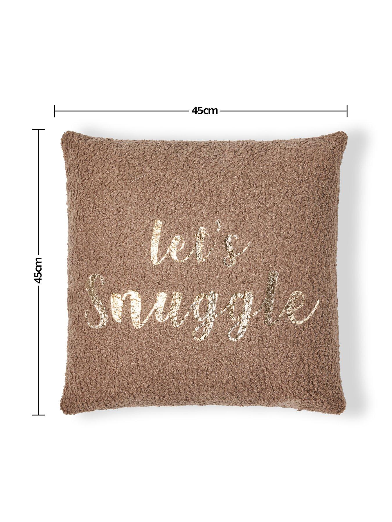 very-home-lets-snuggle-cushiondetail