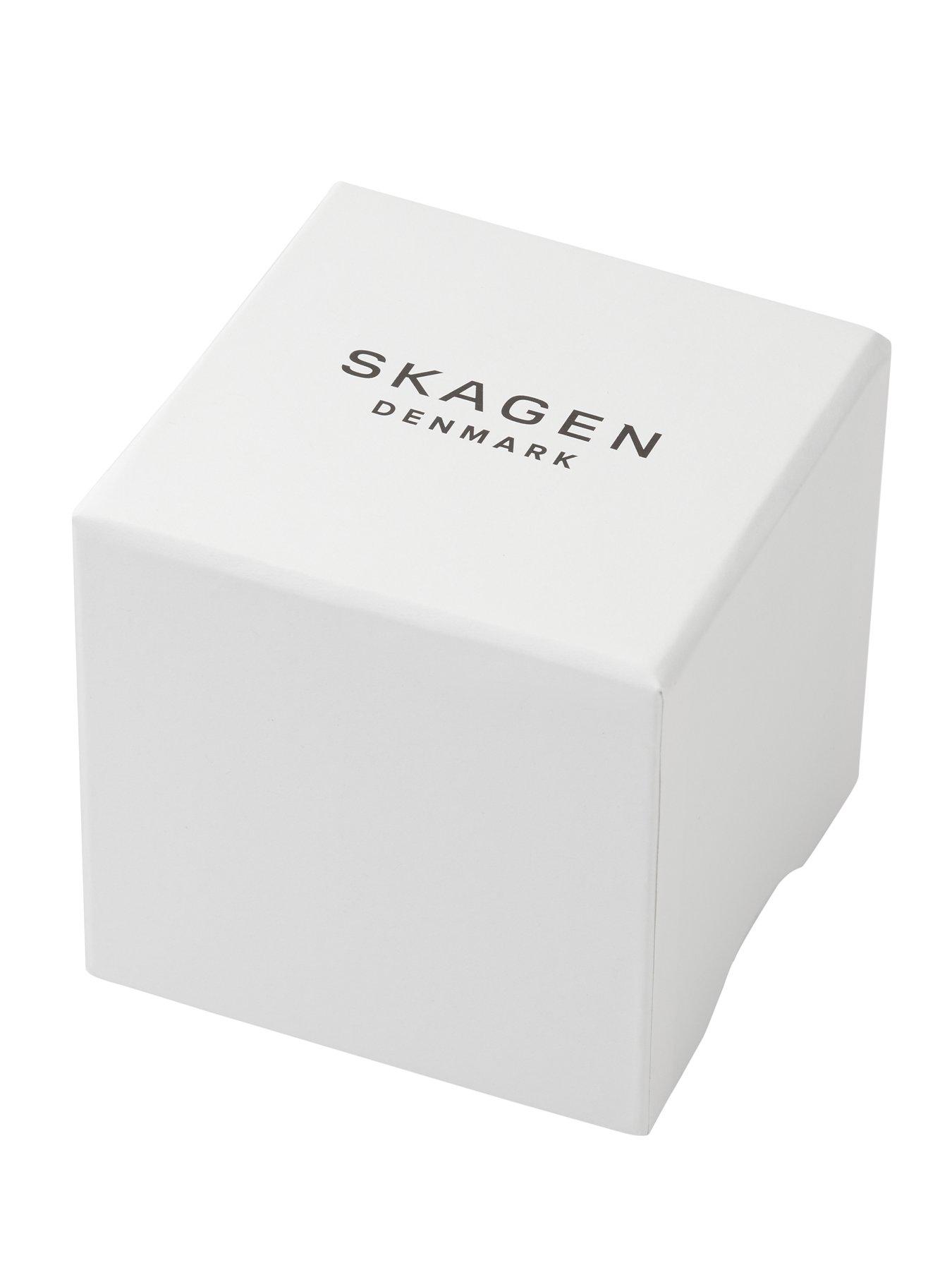 skagen-signature-three-hand-black-stainless-steel-mesh-watch-and-strap-setdetail