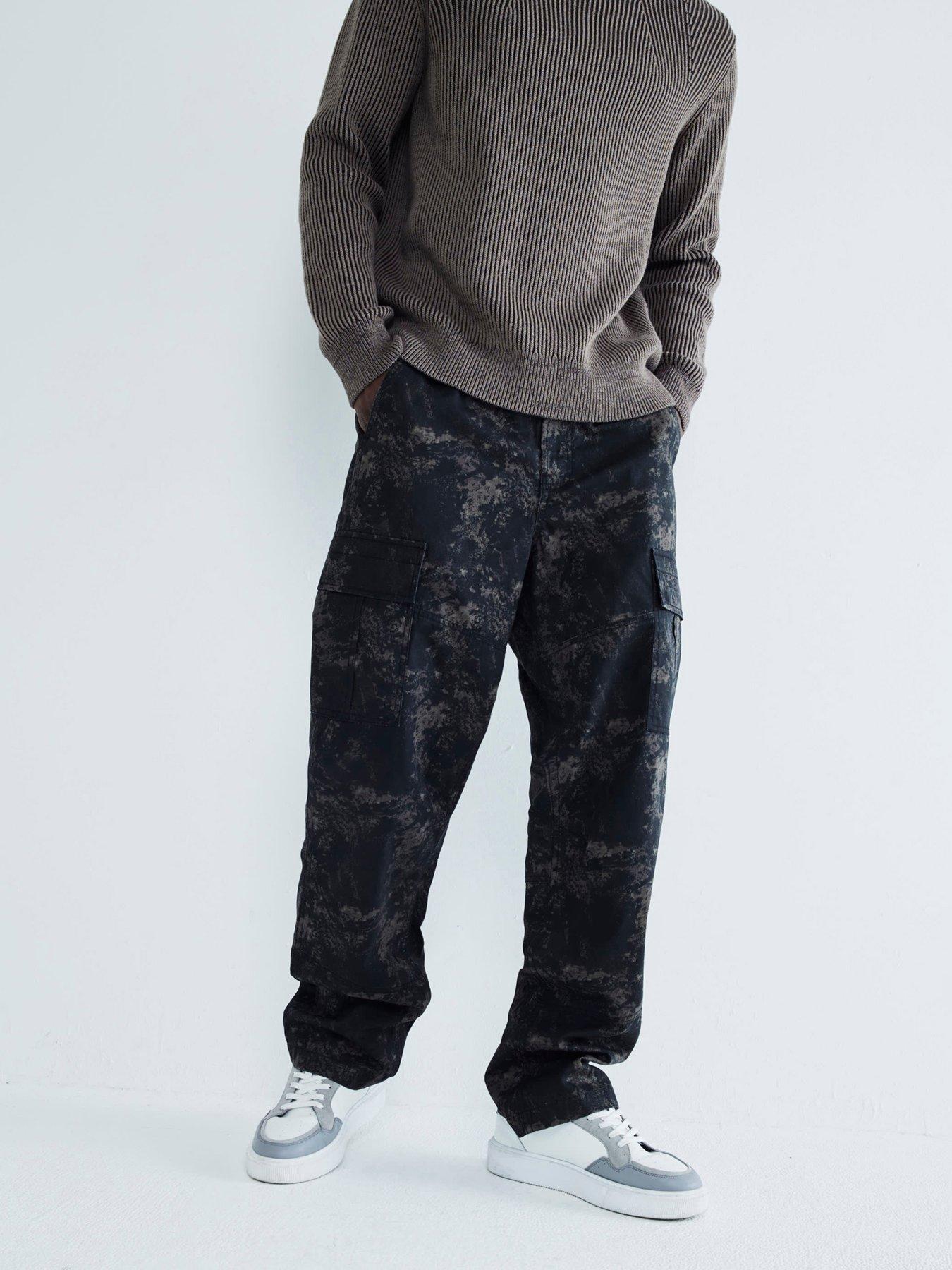 river-island-nolan-loose-camo-cargo-pantsfront