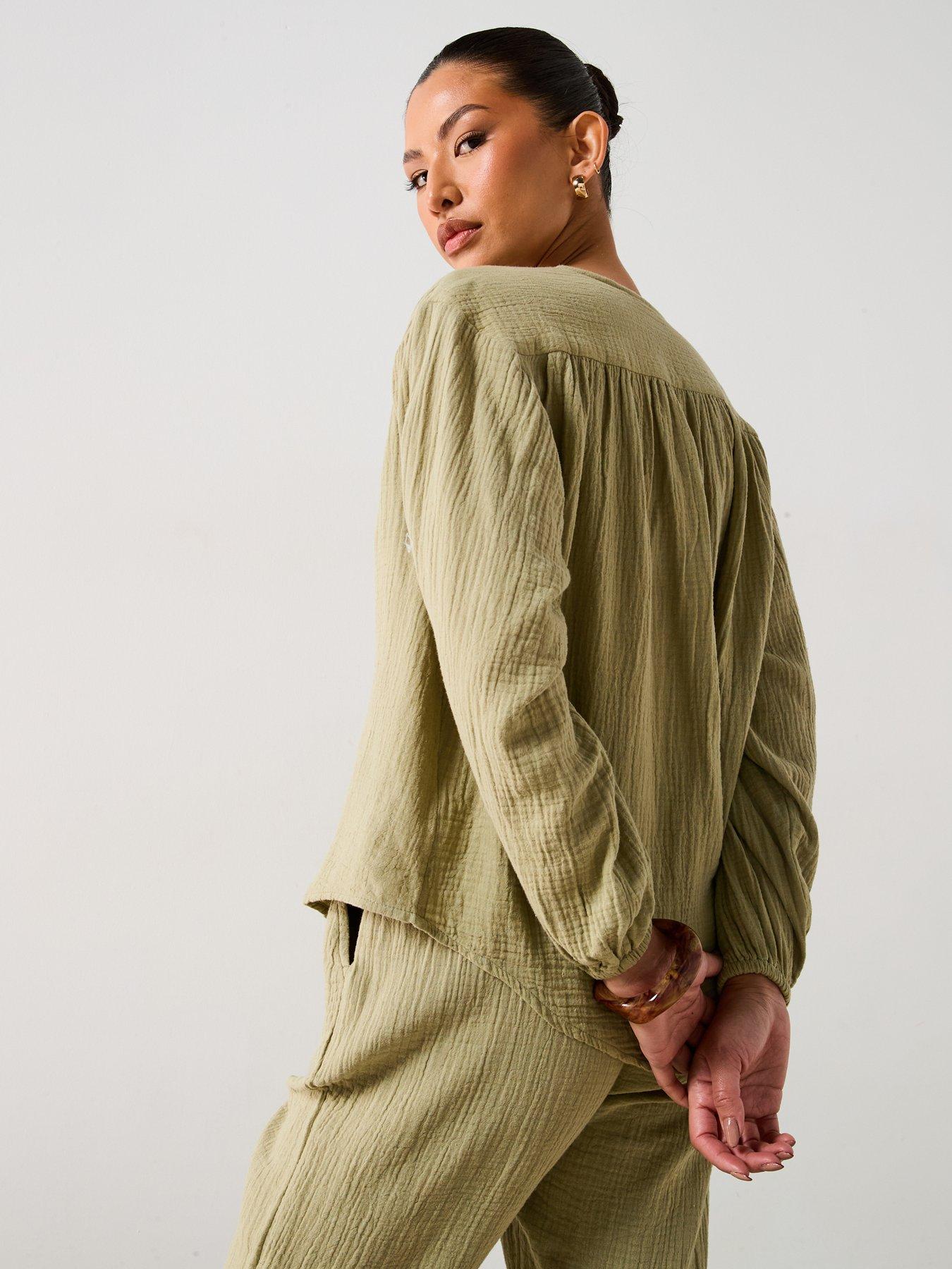 Image 2 of 6 of V by Very Notch Neck Crinkle Blouse - Green