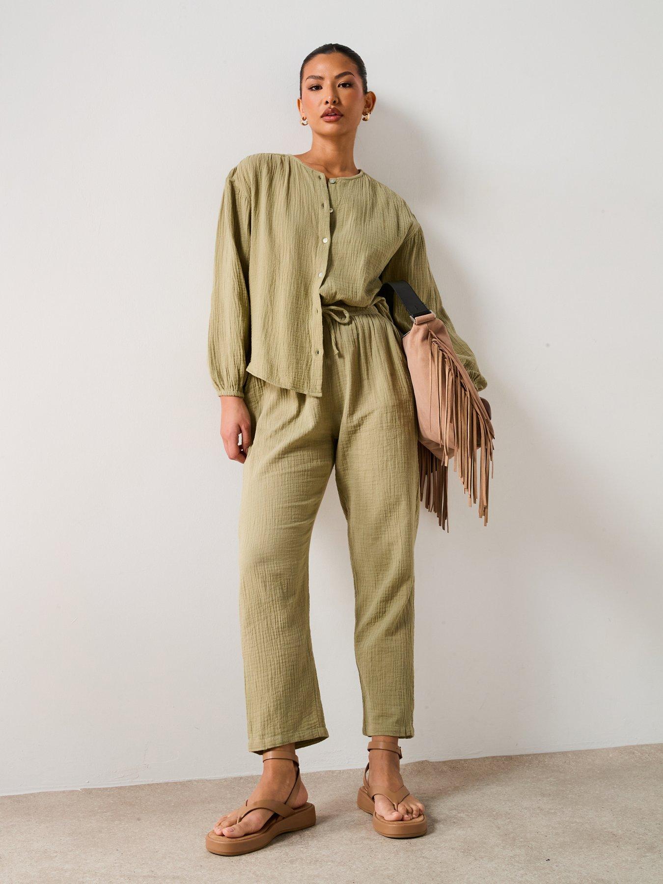 Image 3 of 6 of V by Very Notch Neck Crinkle Blouse - Green