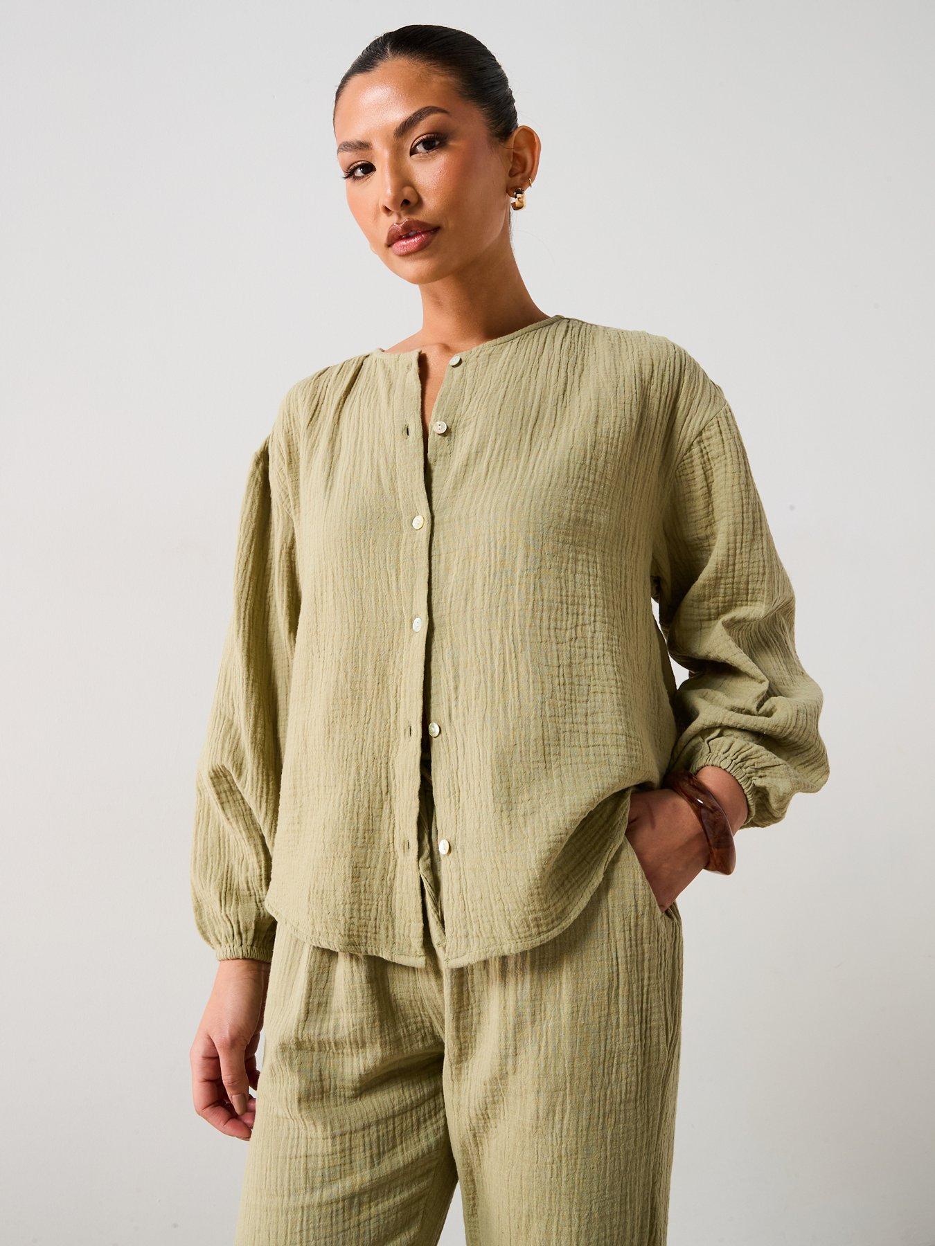 Image 4 of 6 of V by Very Notch Neck Crinkle Blouse - Green