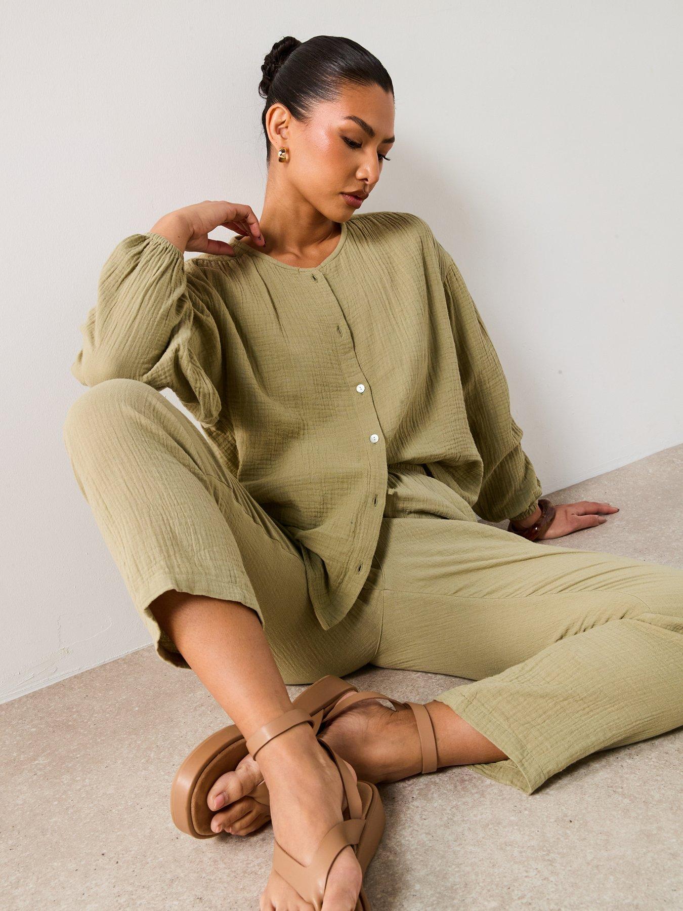 Image 5 of 6 of V by Very Notch Neck Crinkle Blouse - Green