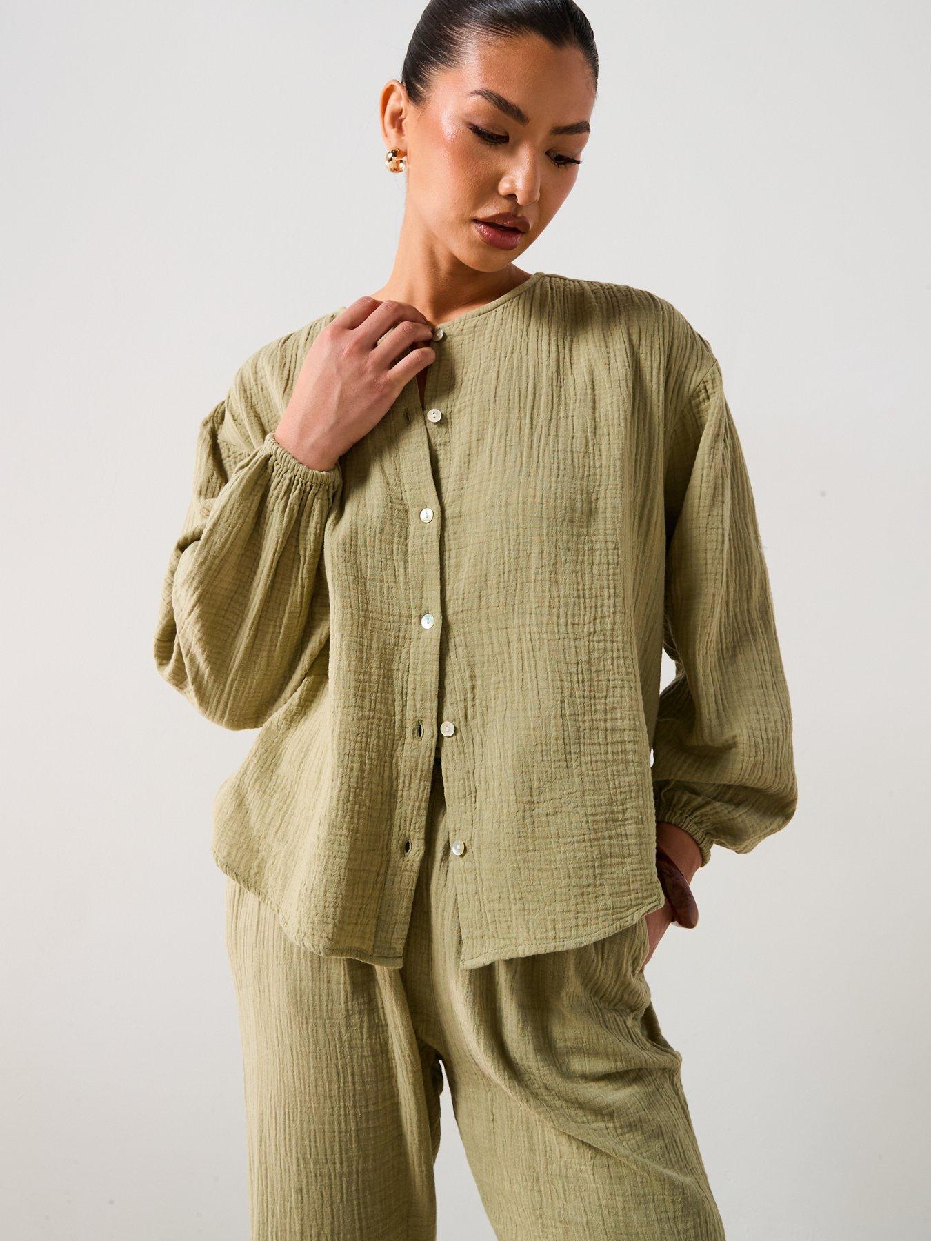 Image 6 of 6 of V by Very Notch Neck Crinkle Blouse - Green
