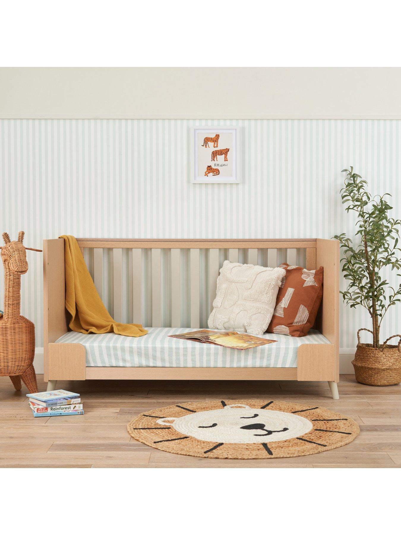 tutti-bambini-fika-cot-bed-light-oakwhite-sandoutfit