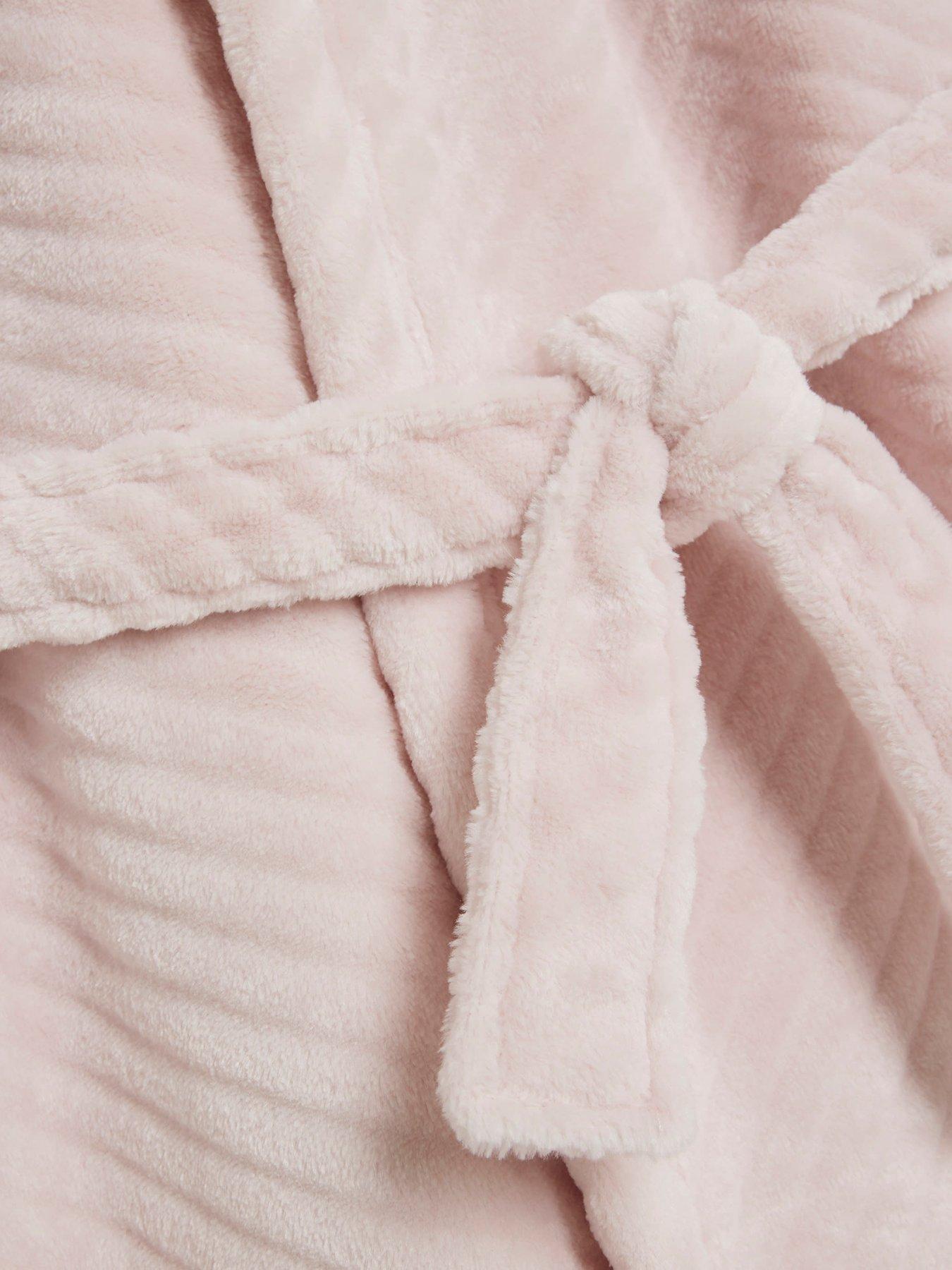 river-island-girls-faux-fur-hooded-robe-pinkoutfit