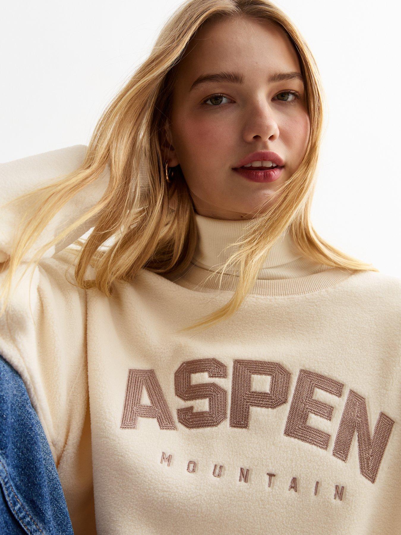 new-look-aspen-embroidered-fleece-sweatshirt-creamoutfit