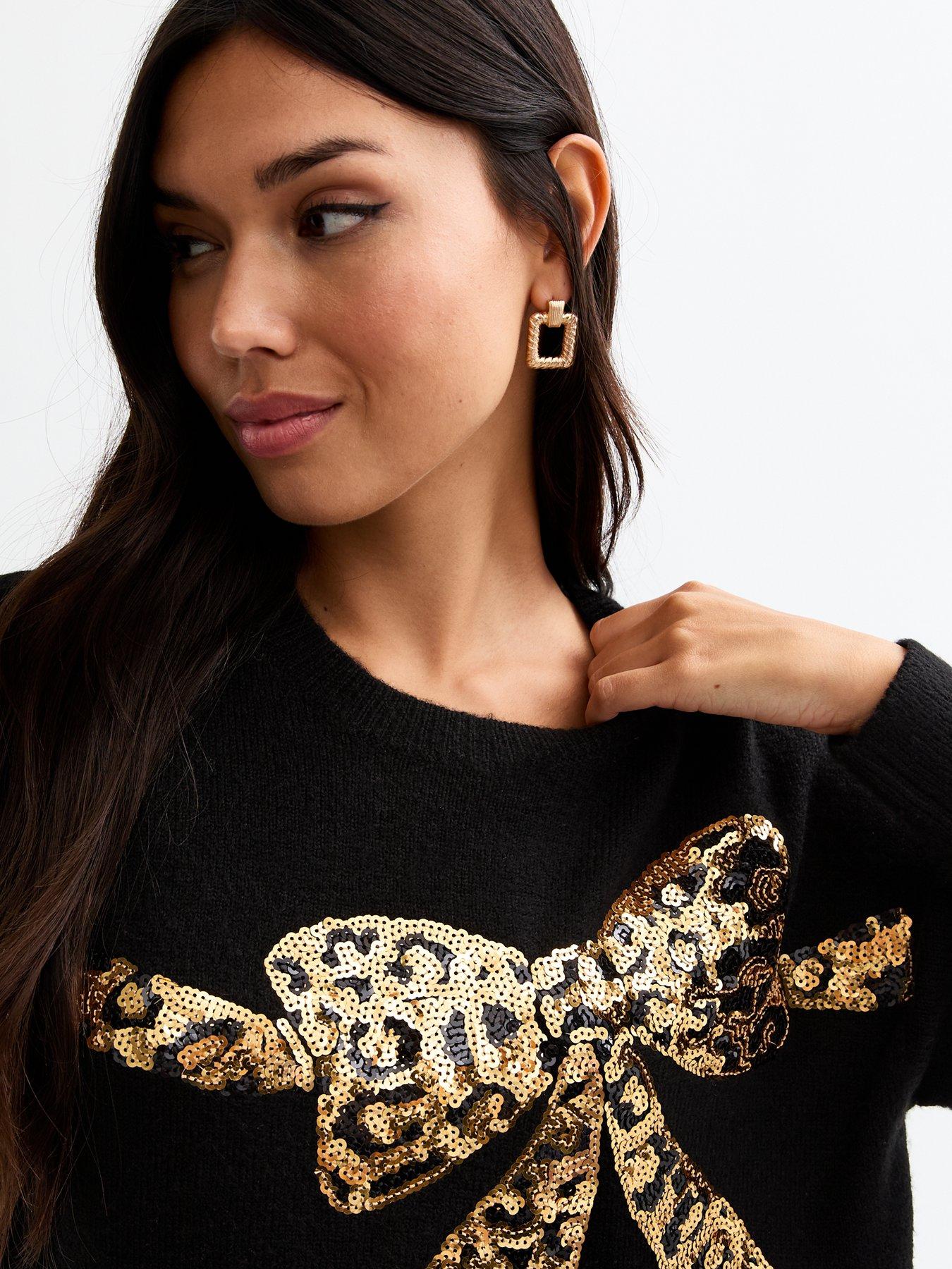 new-look-black-christmas-leopard-bow-embellished-jumperoutfit