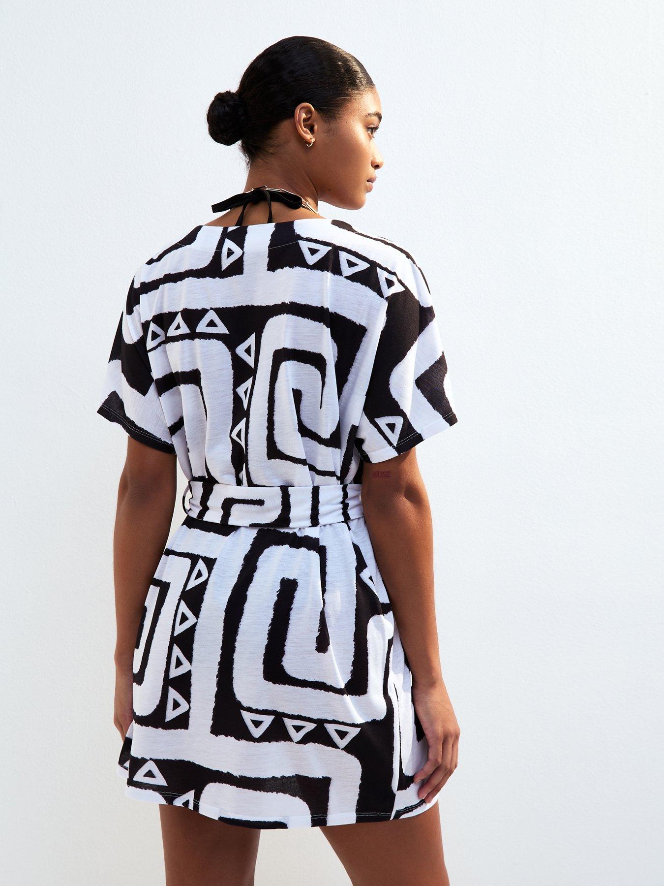 new-look-black-swirl-patterned-jersey-mini-beach-dressstillFront