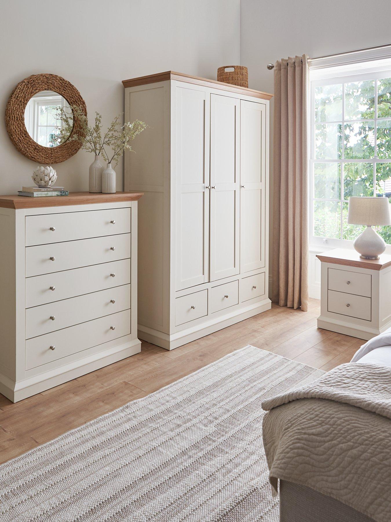 the-very-collection-hanna-4-piece-bedroom-set-3-door-wardrobe-5-drawer-chest-plusnbsp2-bedside-chests