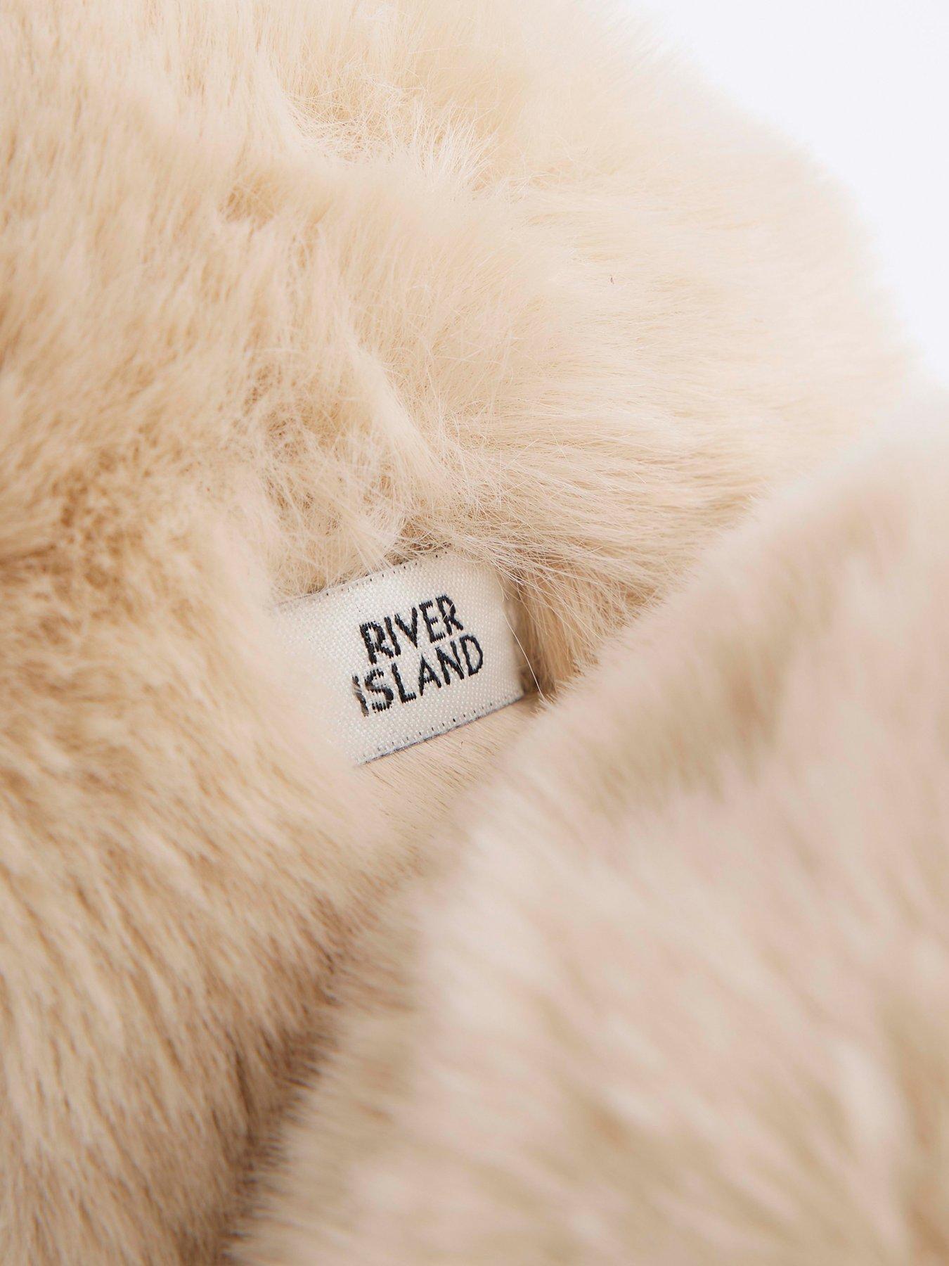 river-island-metallic-fur-earmuffs-silveroutfit