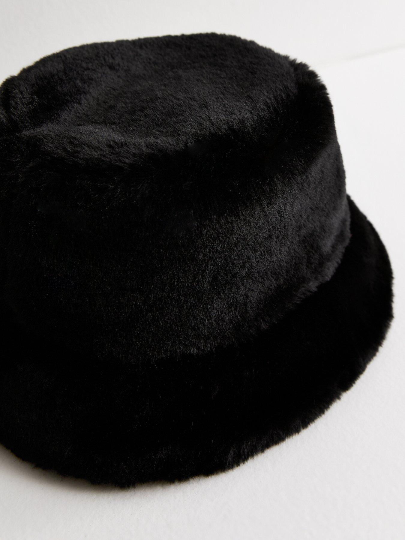 new-look-black-faux-fur-bucket-hatback