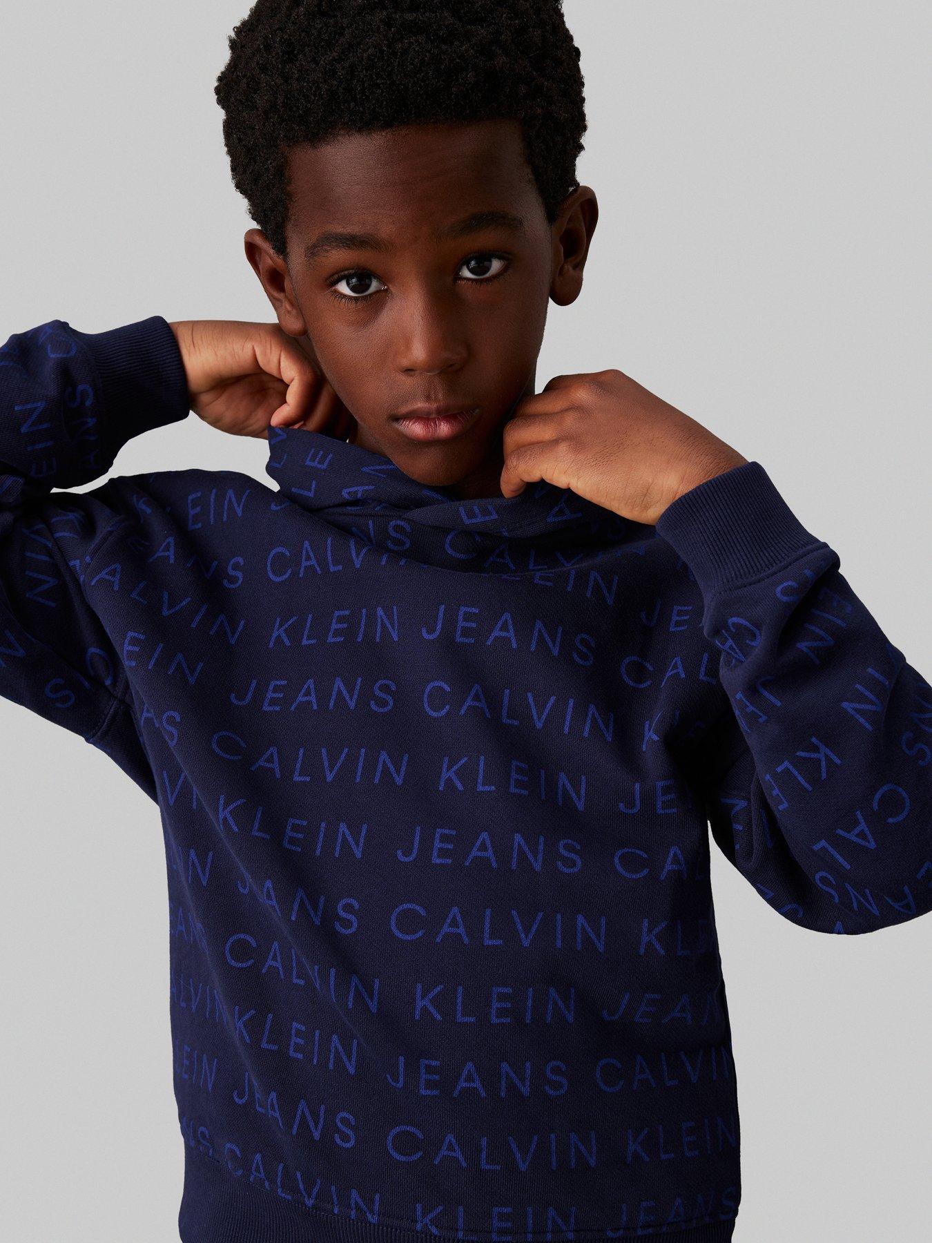 calvin-klein-jeans-boys-ckj-aop-hoodie-blueoutfit