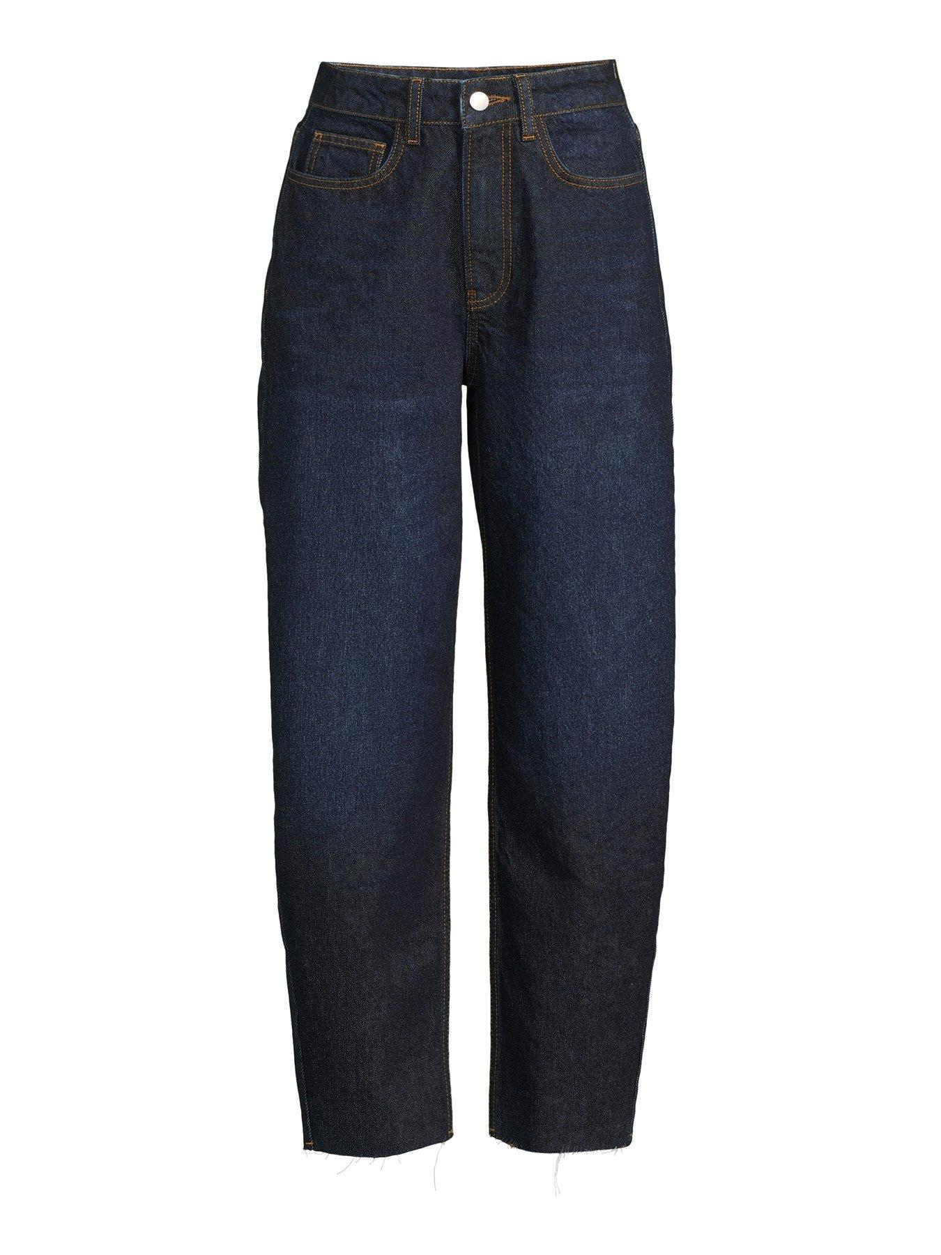 michelle-keegan-barrel-jean-dark-washoutfit