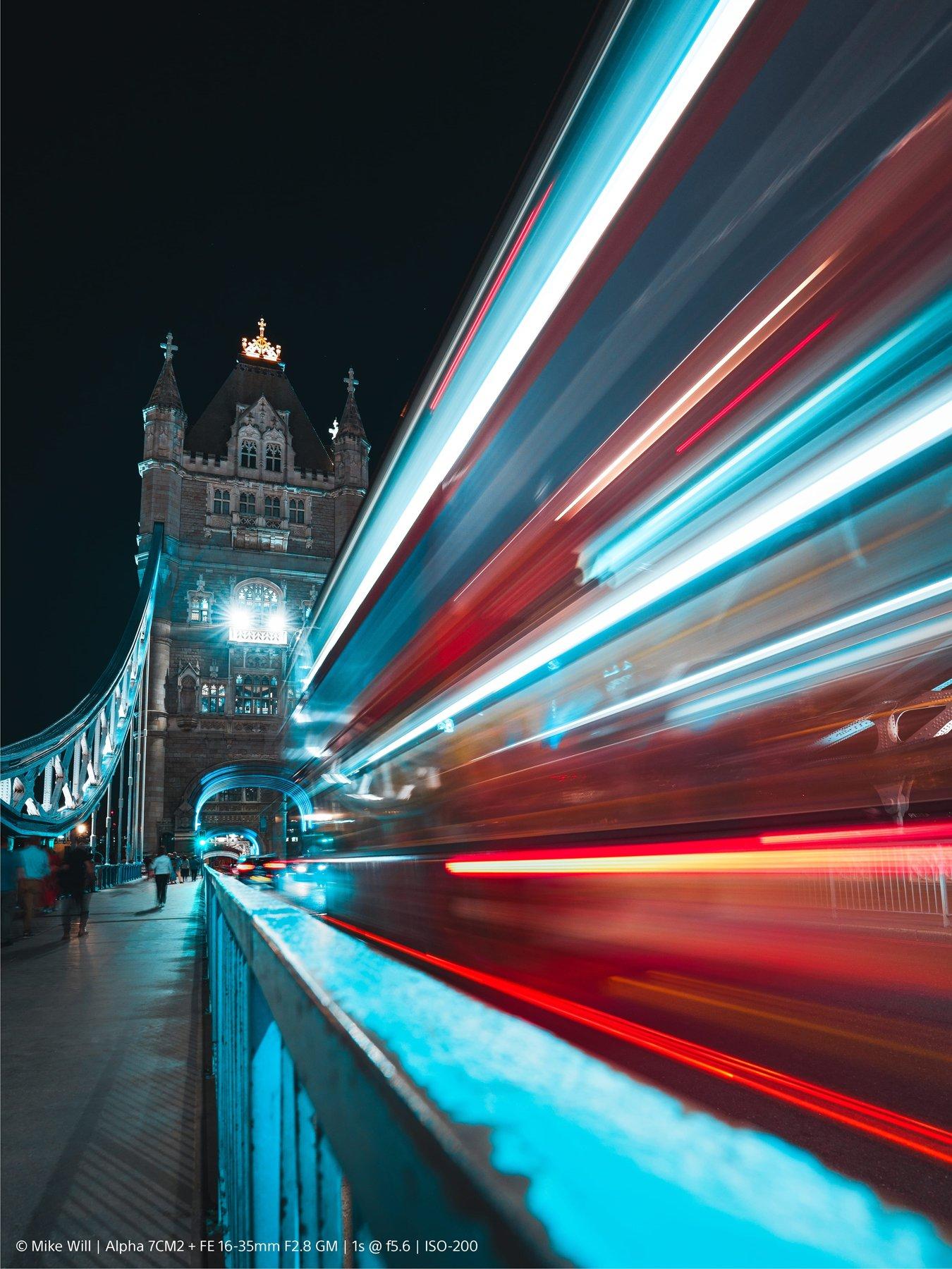 sony-alpha-a7c-ii-compact-full-frame-mirrorless-camera-with-28-60mm-lens-silverdetail