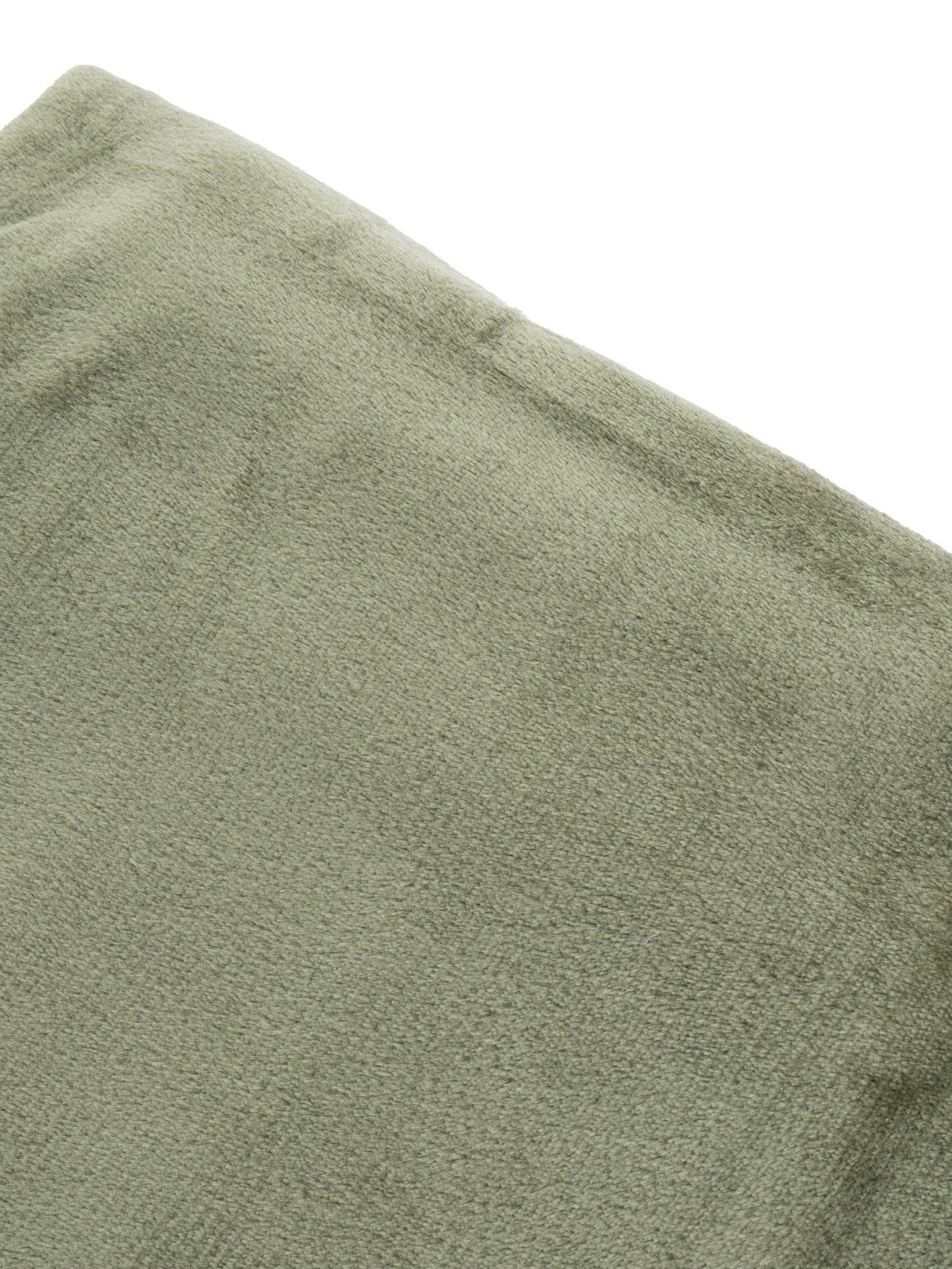 gallery-lois-rolled-flannel-fleece-blanket--olivedetail