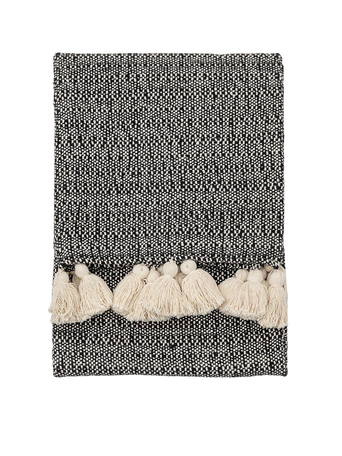 gallery-woven-throw-with-tassels-1300x1700mm--blackstillFront