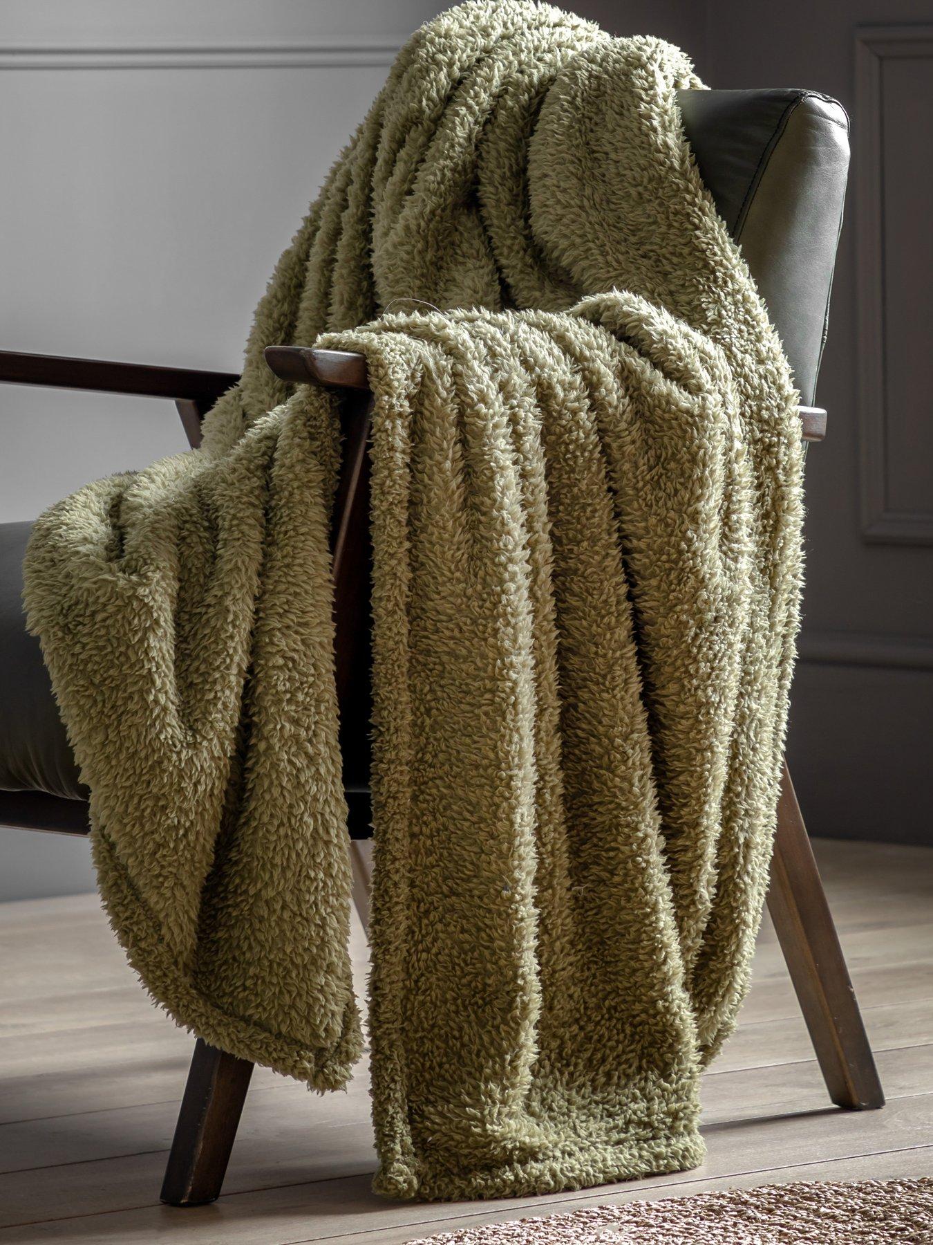 gallery-teddy-fleece-throw-in-olive