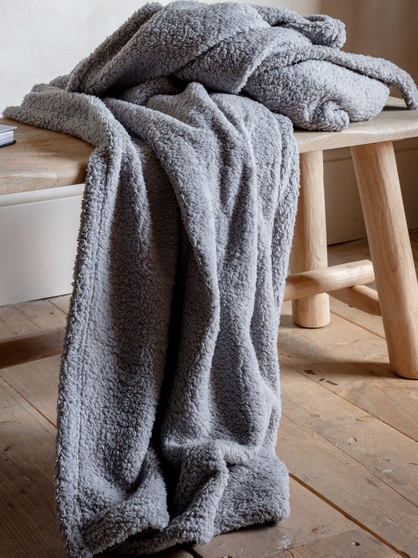 gallery-teddy-fleece-throw-in-silver