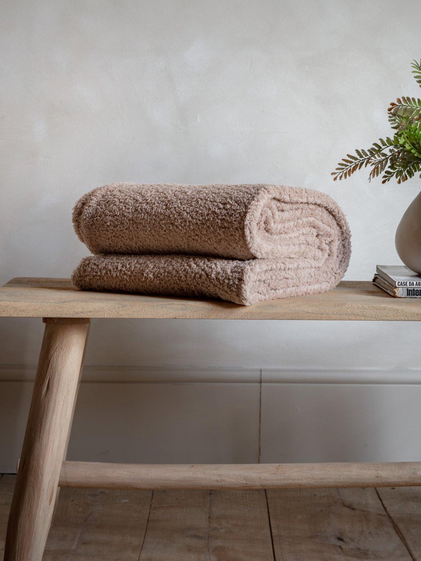 gallery-teddy-fleece-throw-in-taupe