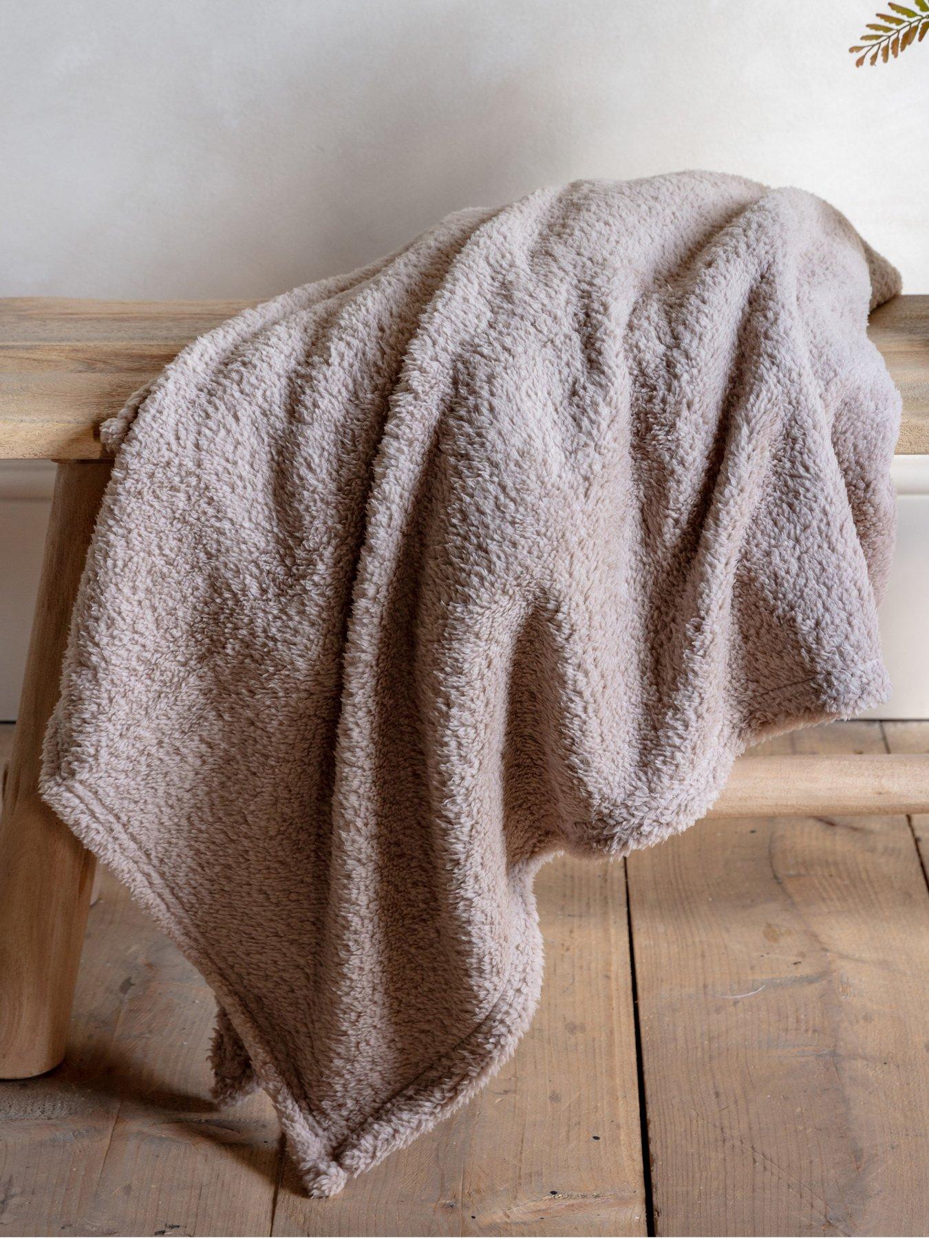 gallery-teddy-fleece-throw-in-taupeback