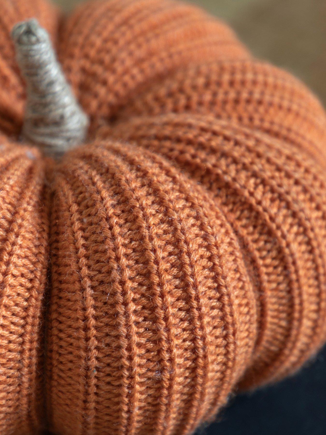 gallery-knitted-pumpkin-rust-180mmback