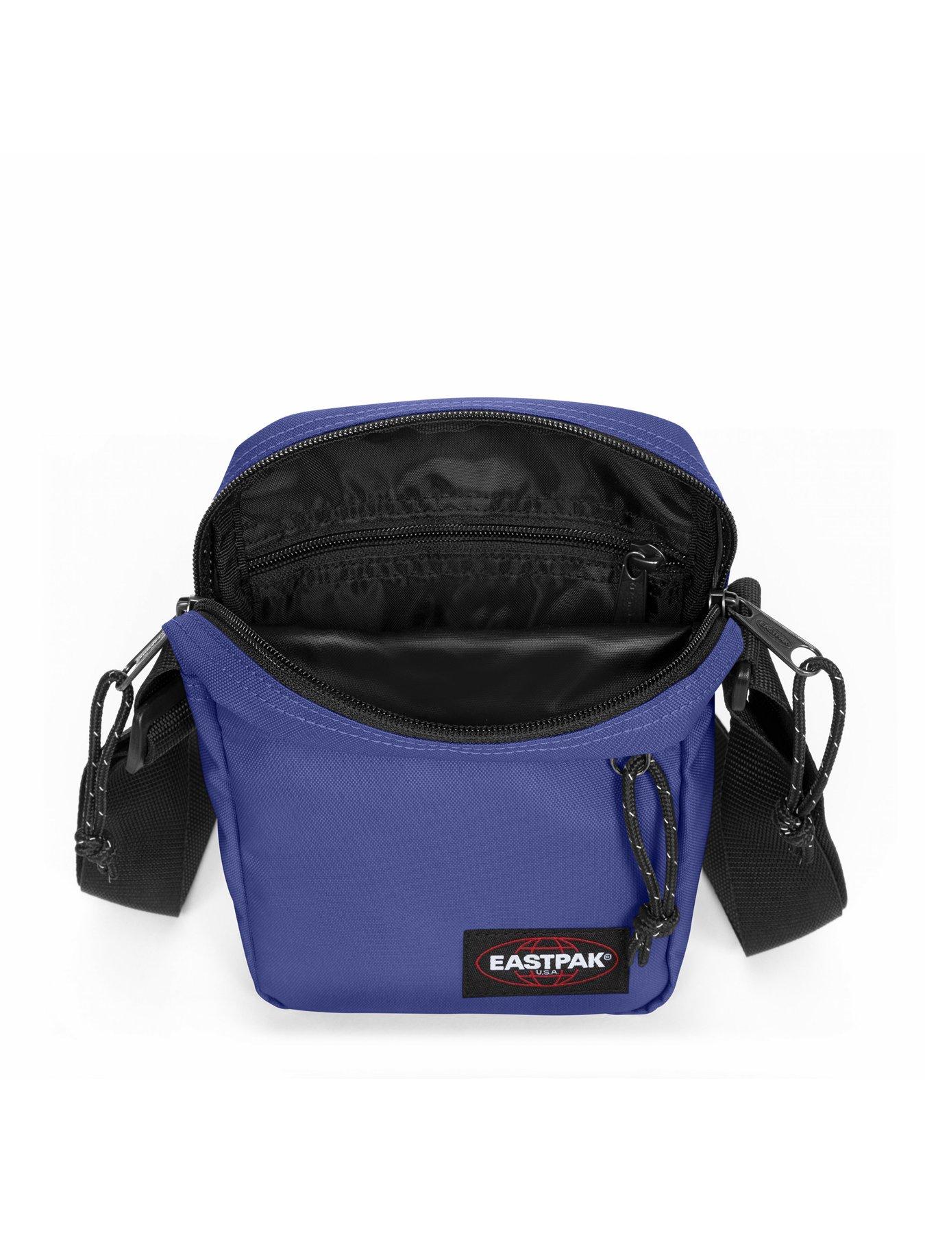 eastpak-eastpak-the-one-1o7-crossbody-bag-suit-blueoutfit