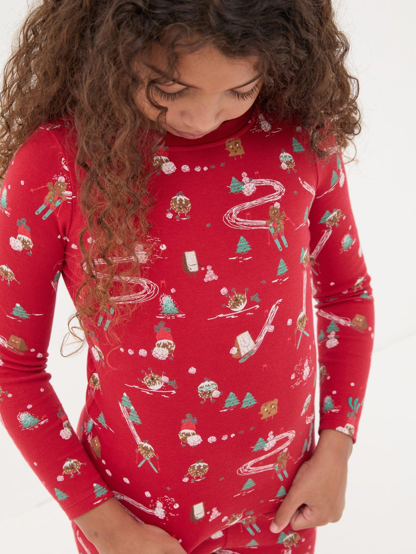 fatface-girls-family-print-snug-pyjama-set-redoutfit