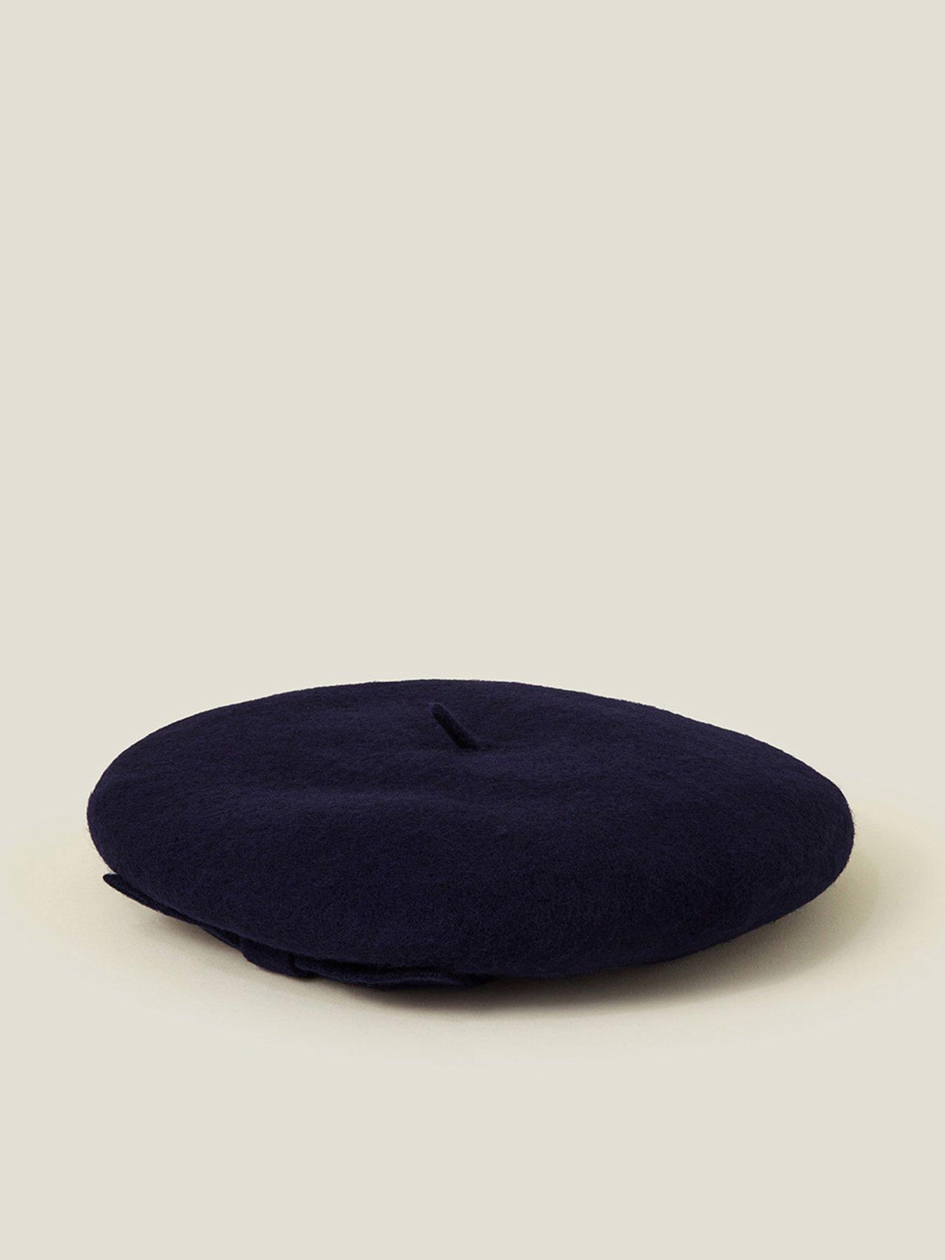 accessorize-beret-with-bow