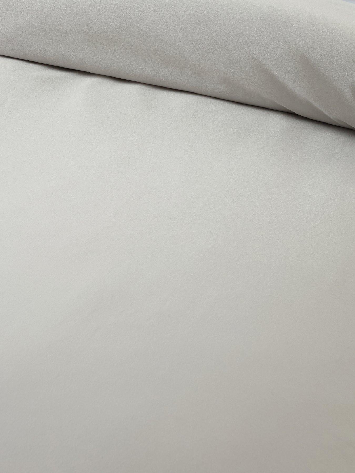 Image 4 of 5 of The Very Collection Super Soft Easy Iron Duvet Cover Set