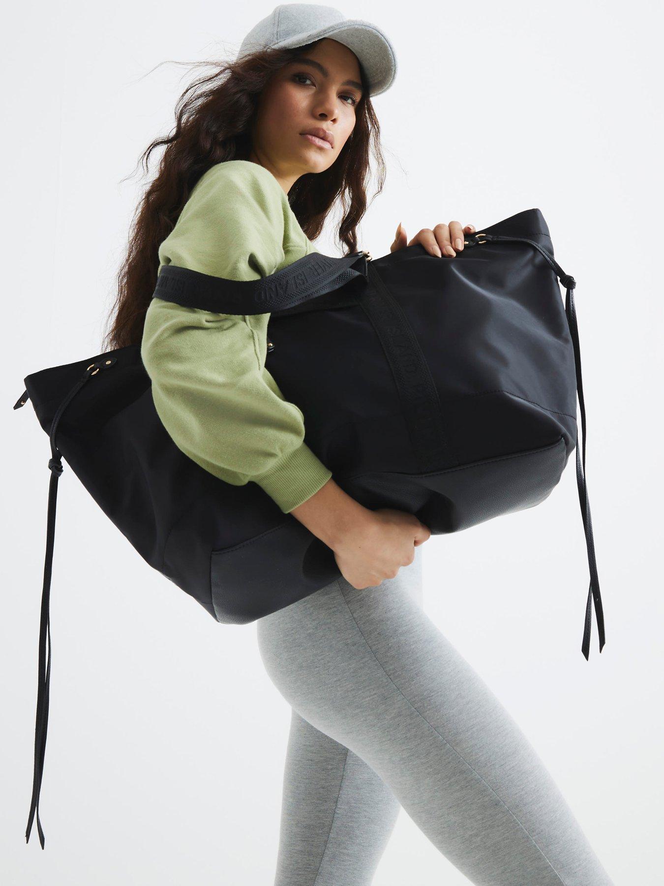 river-island-soft-webbing-zip-holdall-bag-blackstillFront