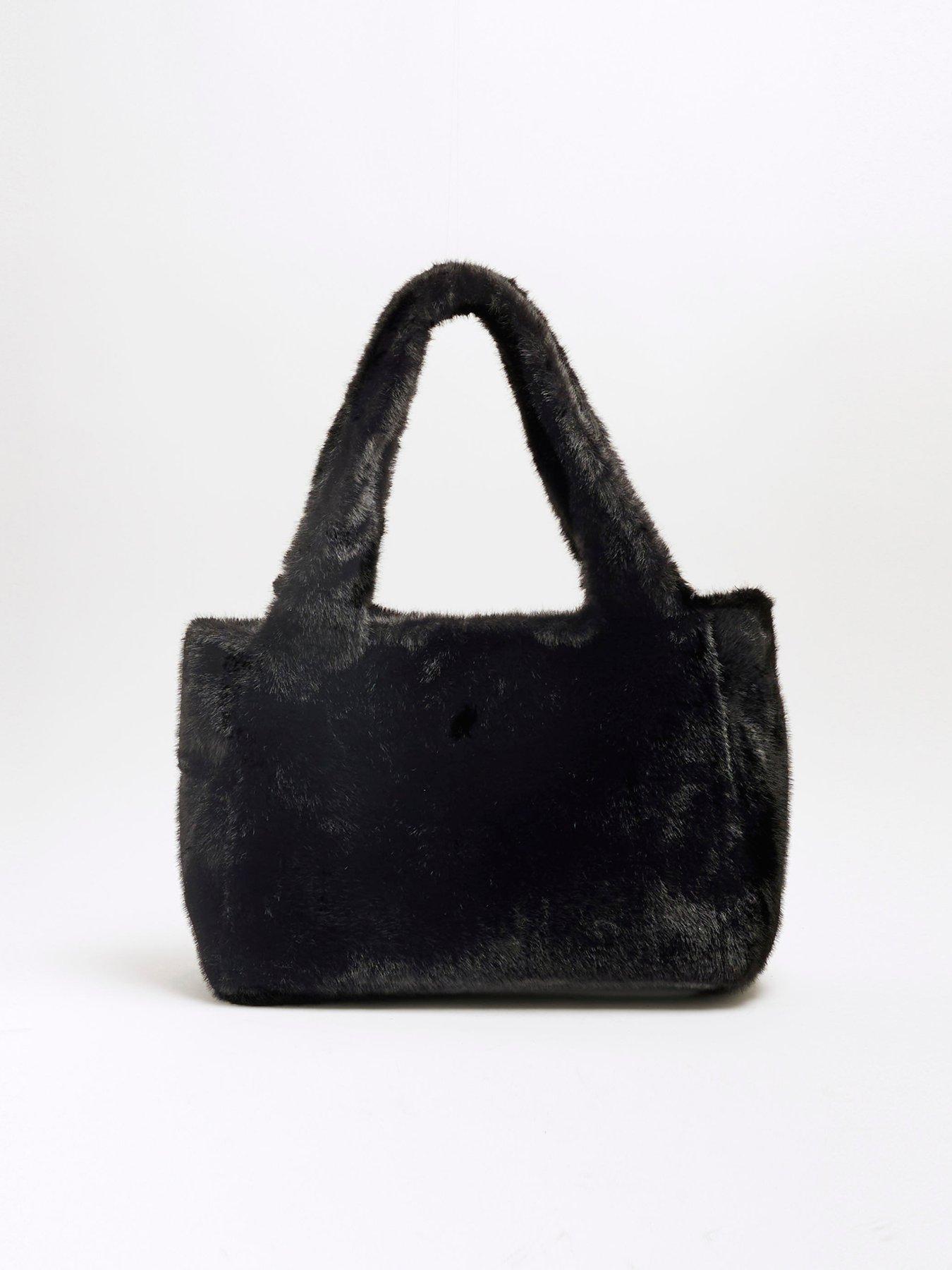 river-island-fur-tote-bag-blackoutfit