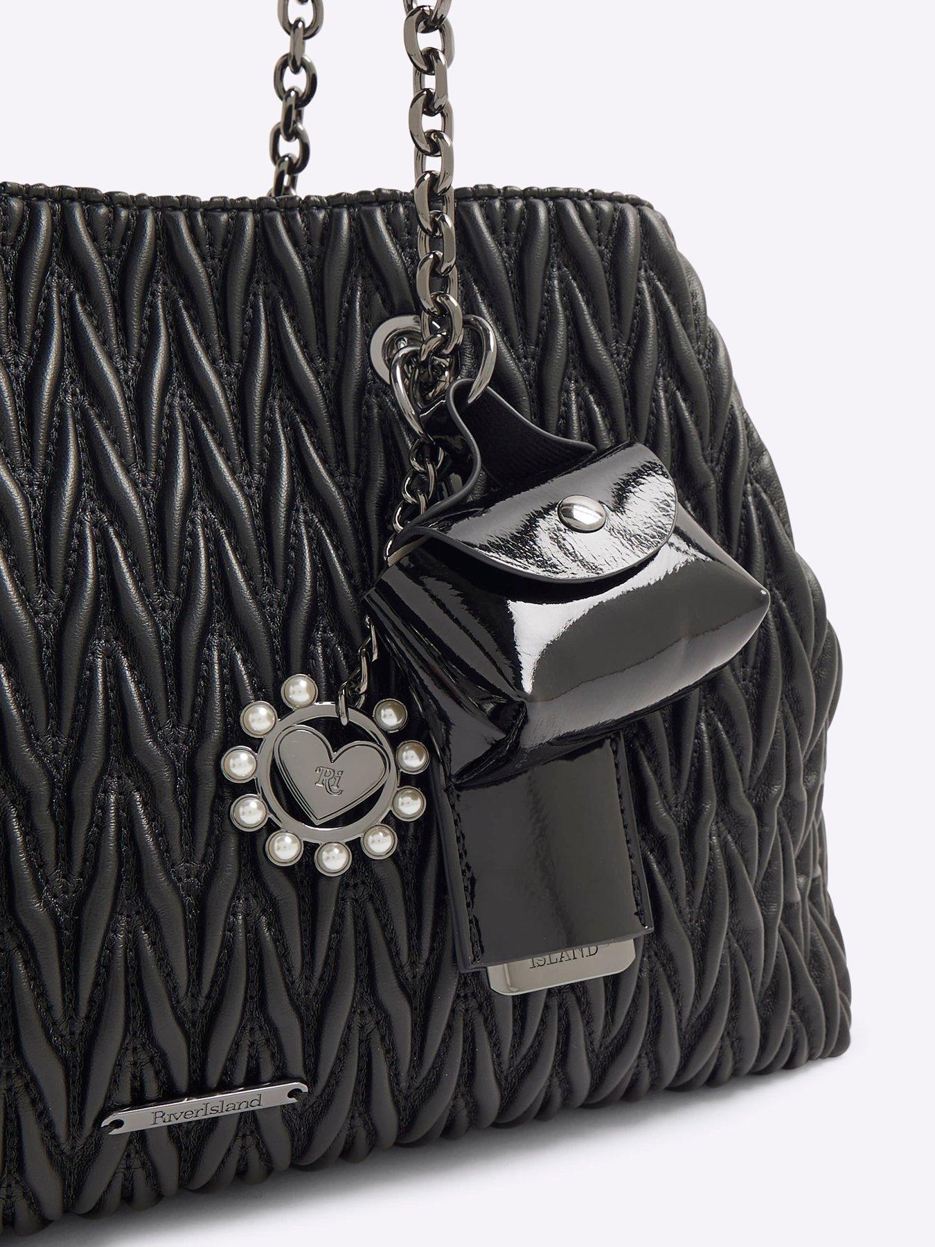 river-island-scrunch-quilt-charm-tote-bag-blackdetail