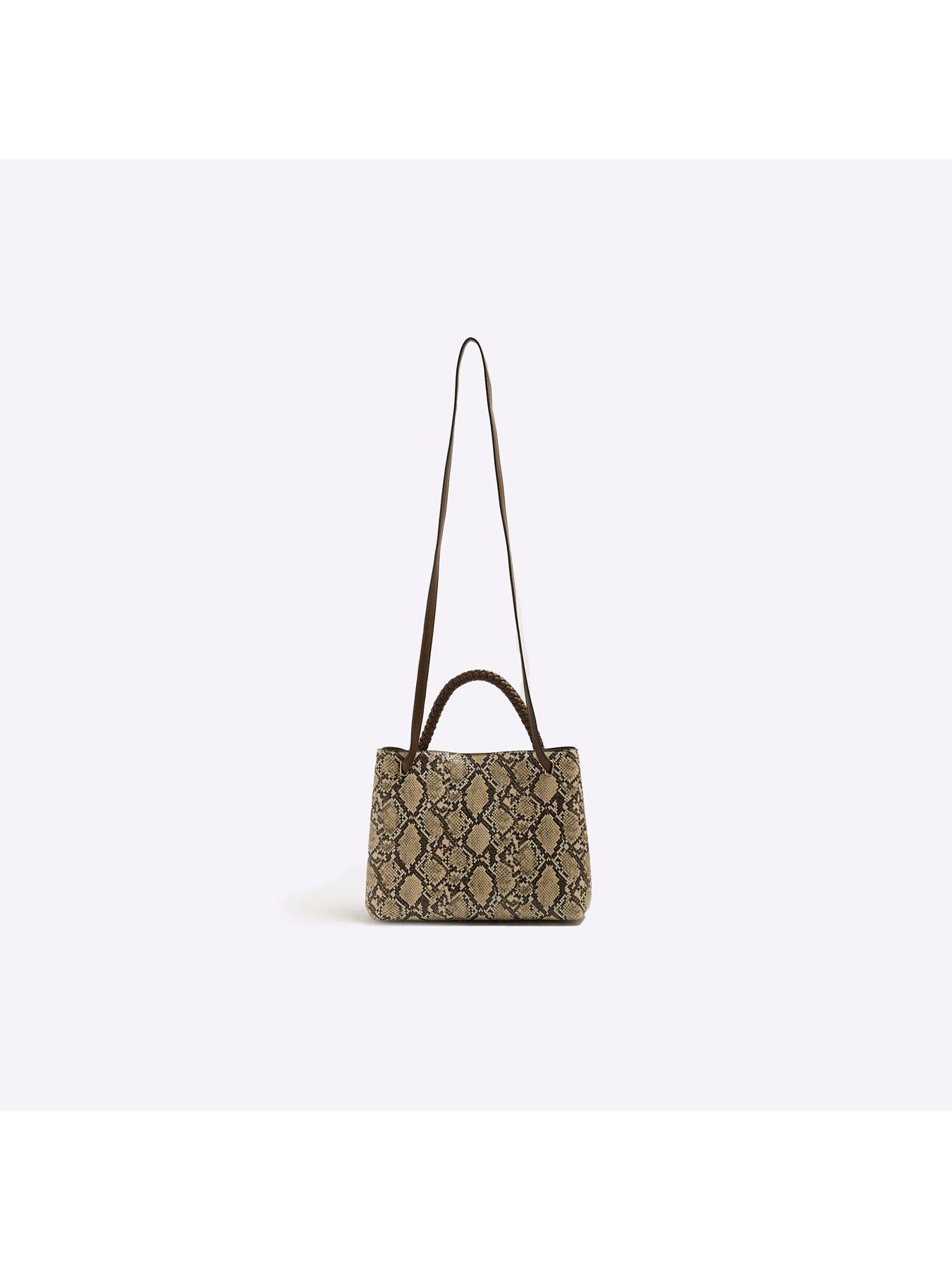 river-island-medium-snake-buckle-tote-bag-light-beigeoutfit