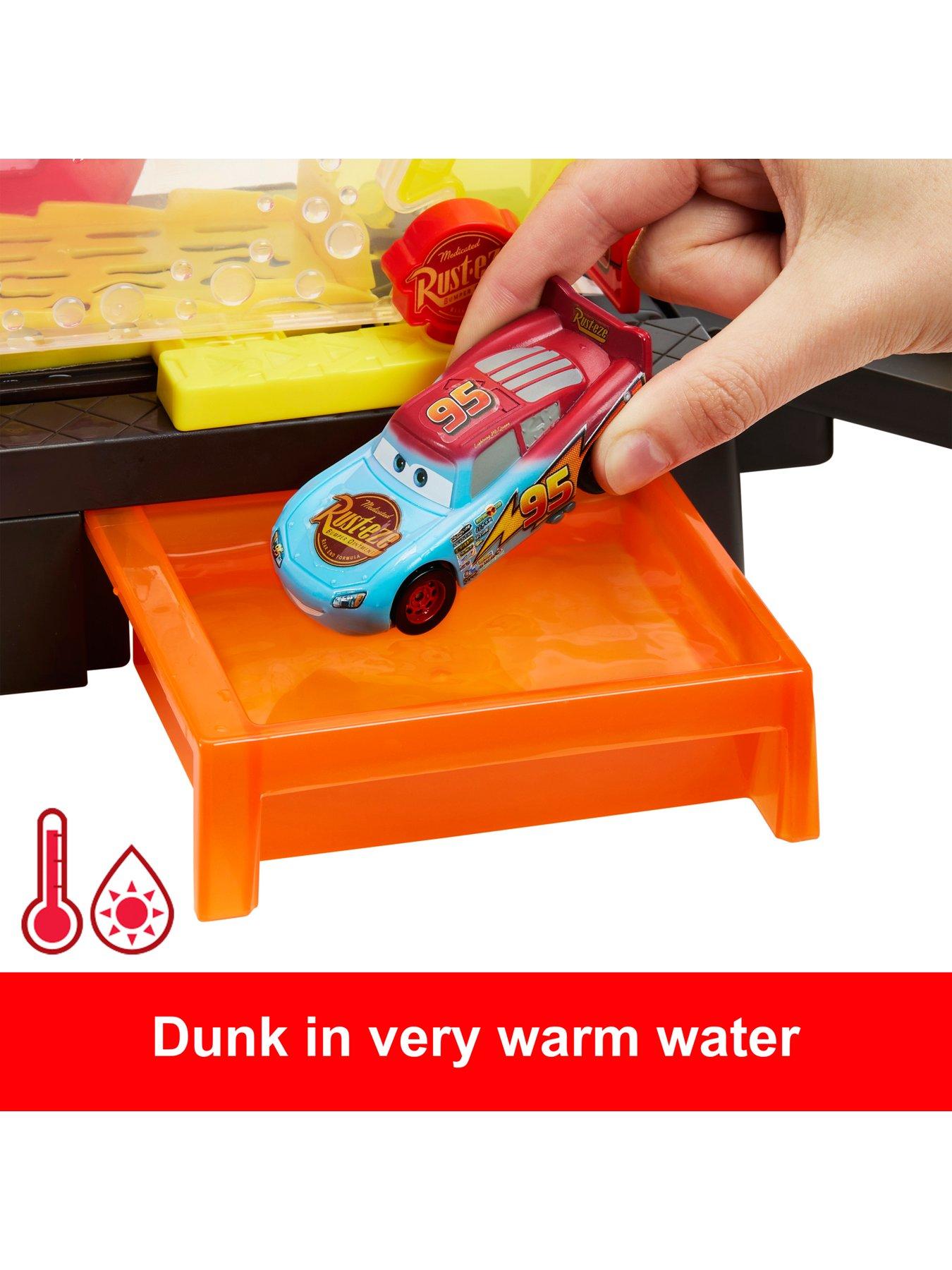Image 3 of 8 of Disney Cars Colour Changers Lightning McQueen Car Wash