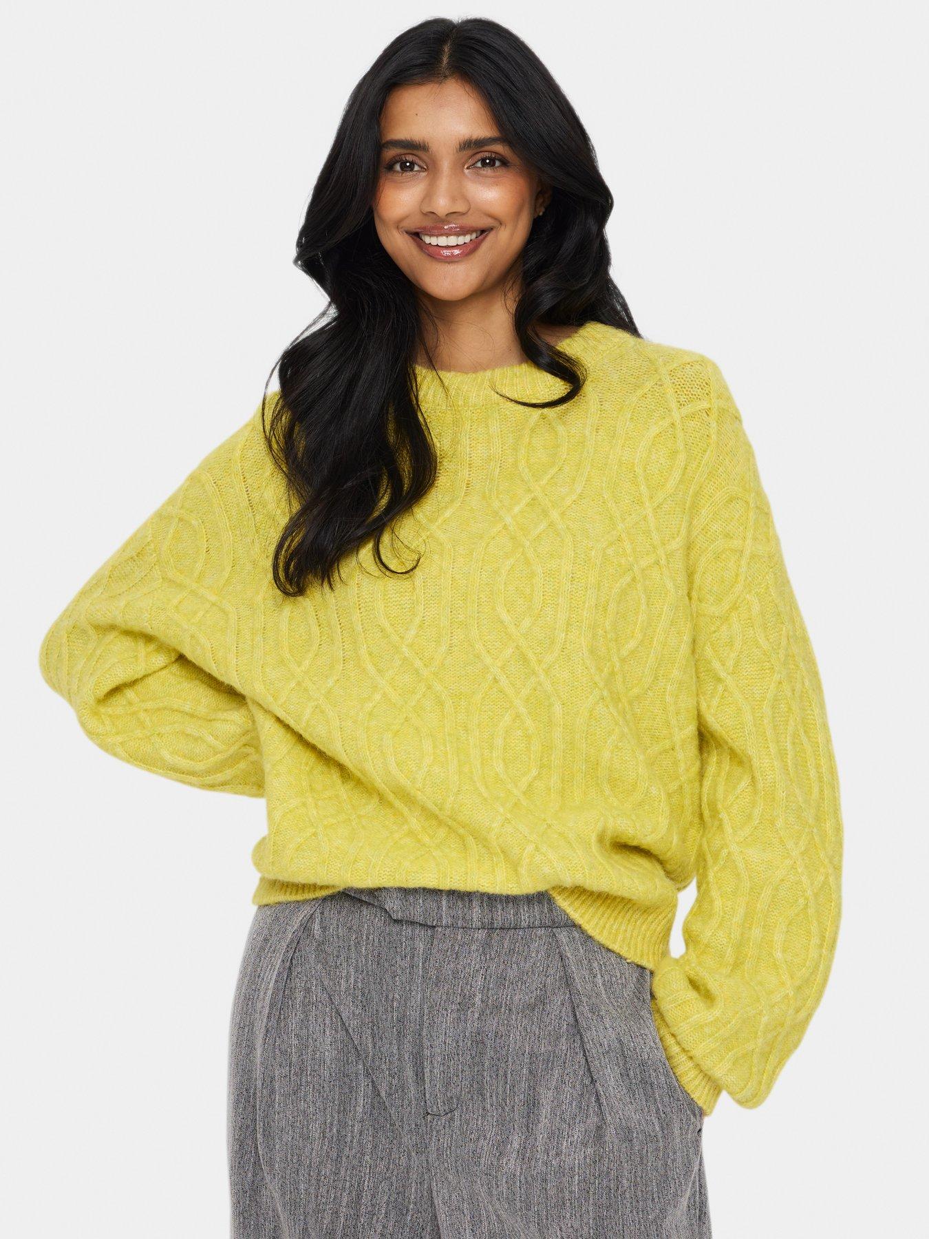 saint-tropez-geetasz-cable-knit-loose-fit-pullover-yellow