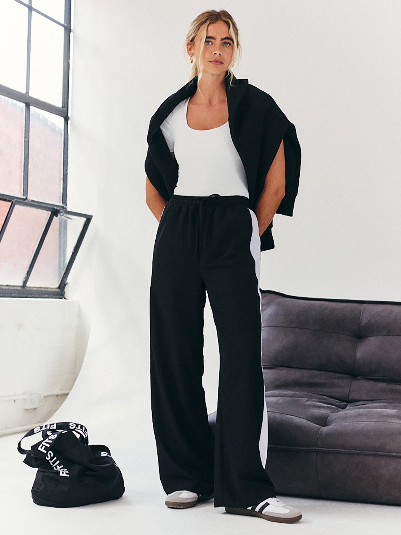 in-the-style-fits-stripe-relaxed-trousers-blackback