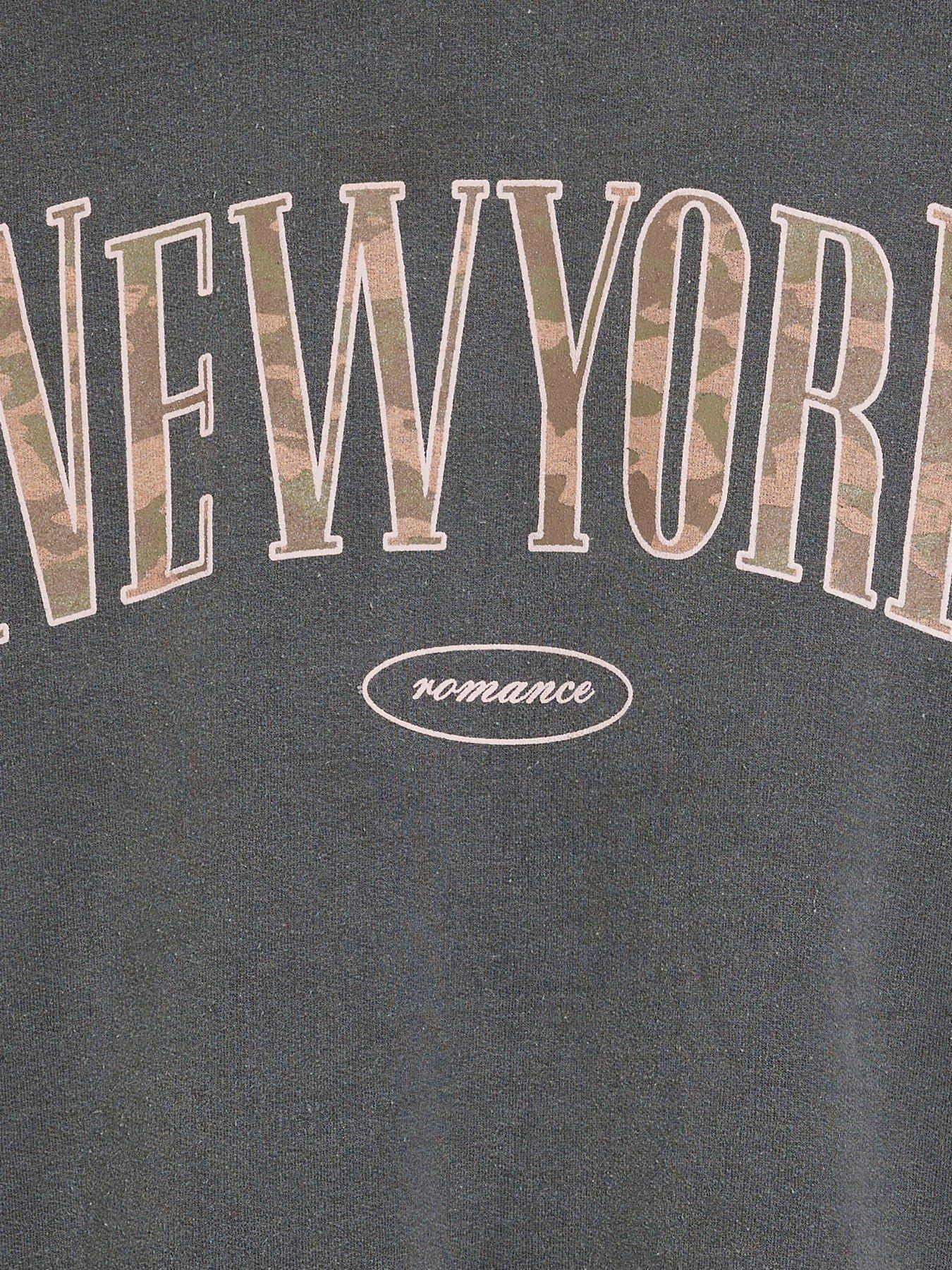 river-island-new-york-camo-slogan-dark-greydetail