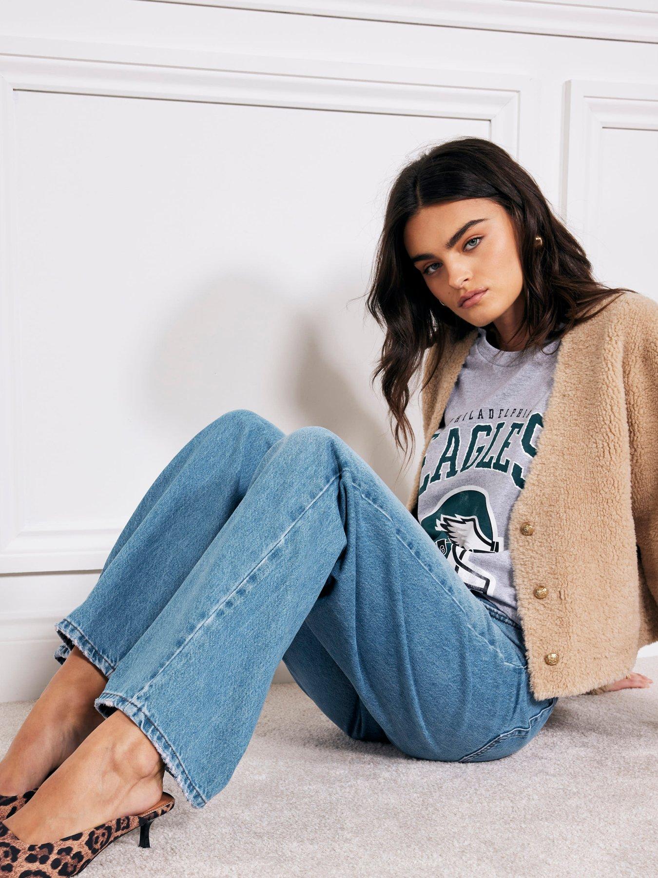 river-island-relaxed-straight-jeans-blueoutfit