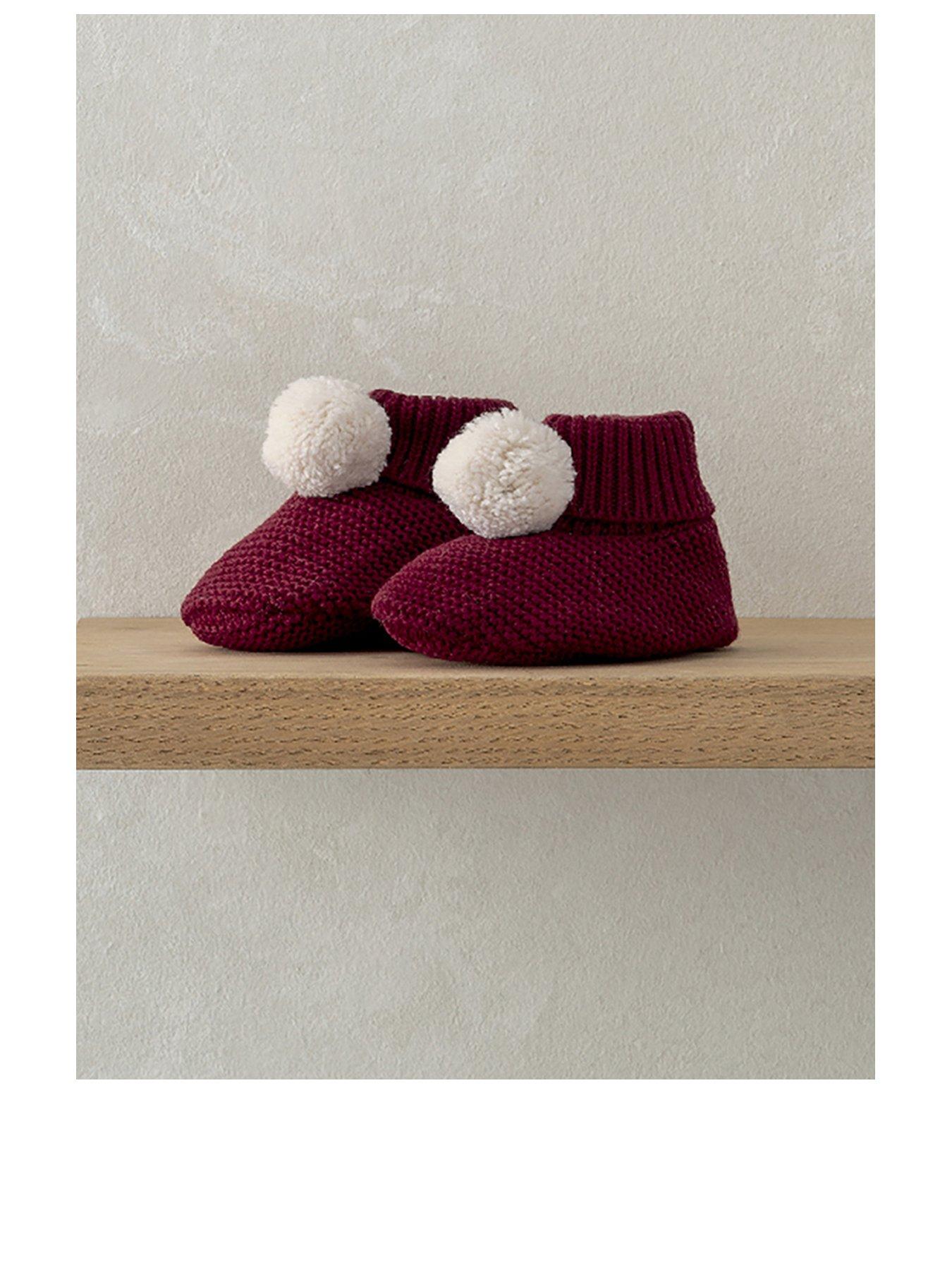 mamas-papas-baby-unisex-knitted-pom-pom-christmas-booties-redstillFront